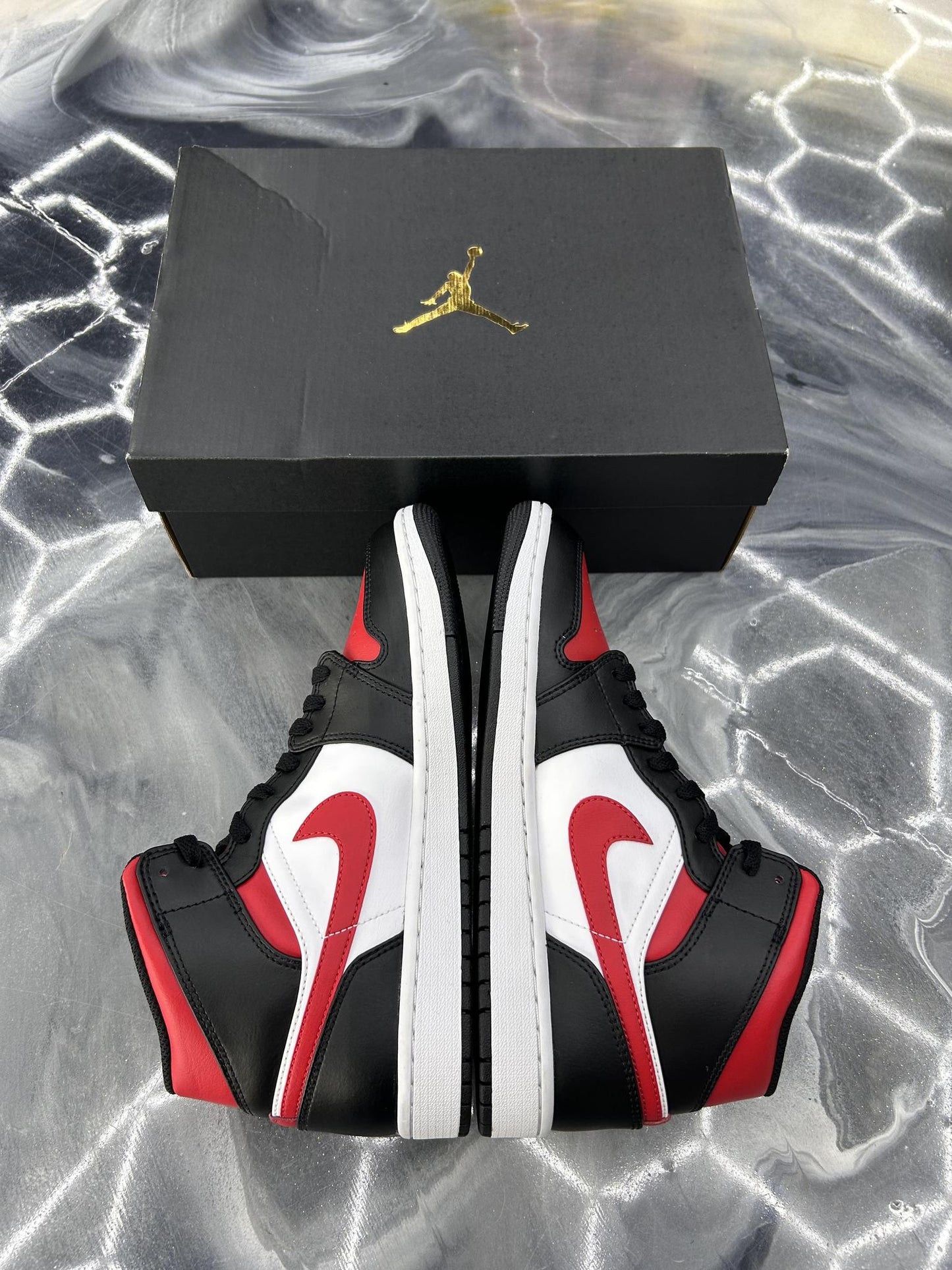 Jordan 1 Mid "White Black Red" Used Size 9