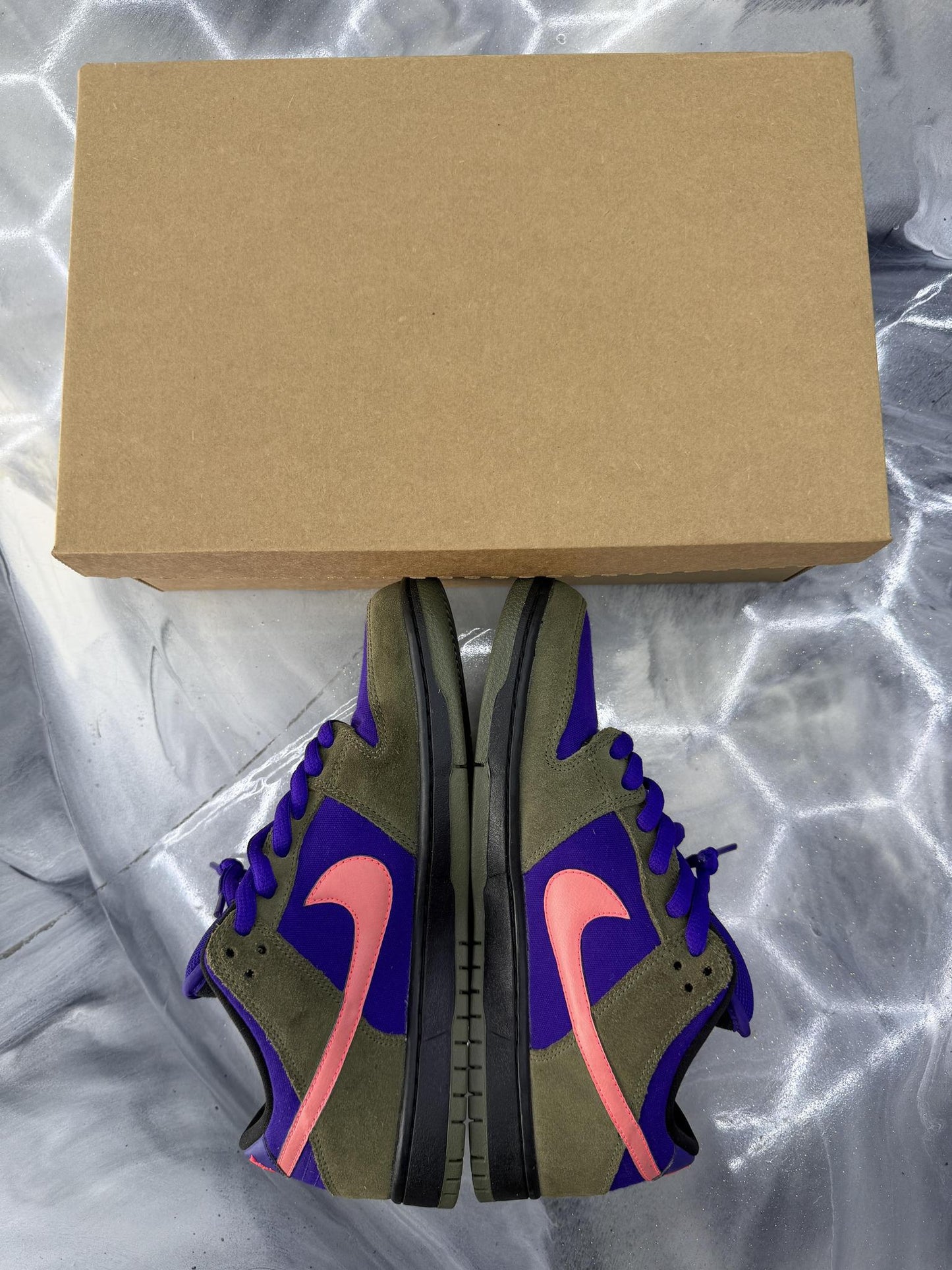 Nike SB Dunk Low "Olive Atomic Red" Used Size 9.5