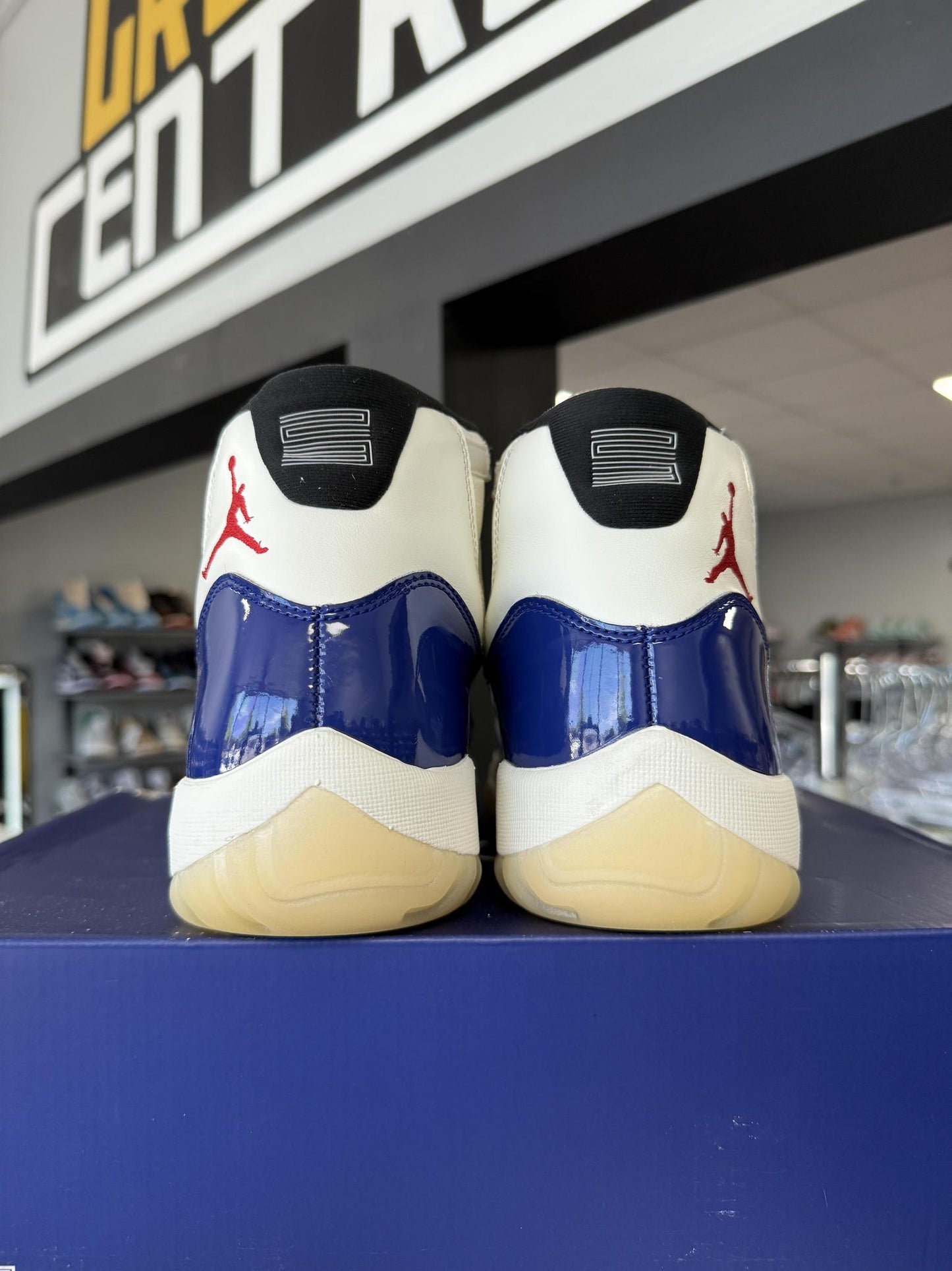 Jordan 11 "Rare Air" Used Size 9.5