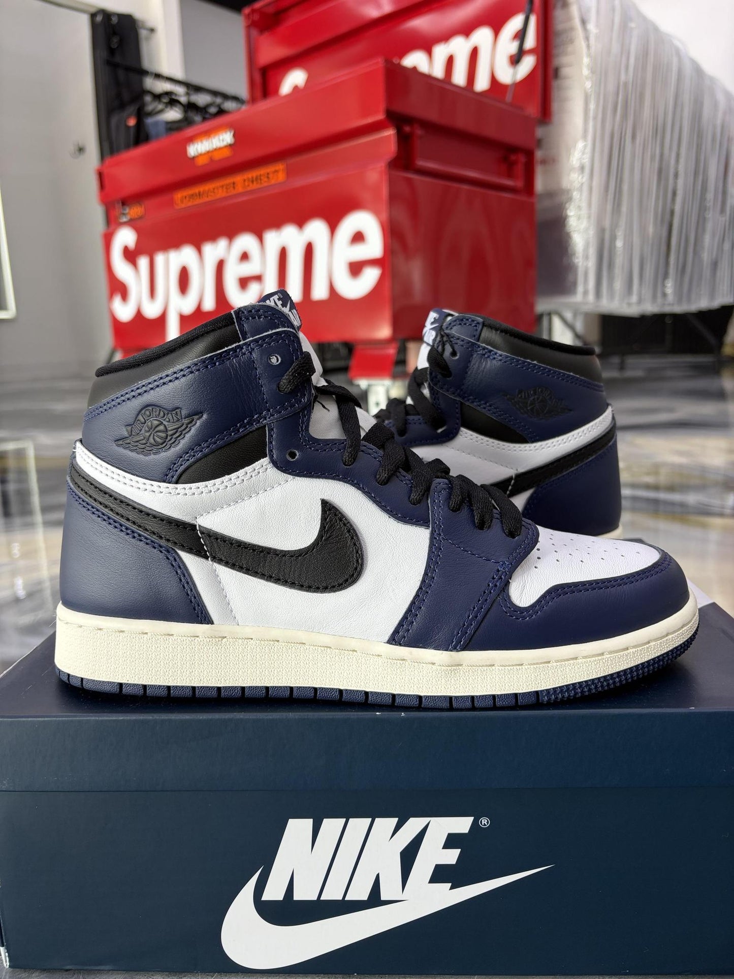 Jordan 1 High "Midnight Navy" Used Size 7Y/8.5W