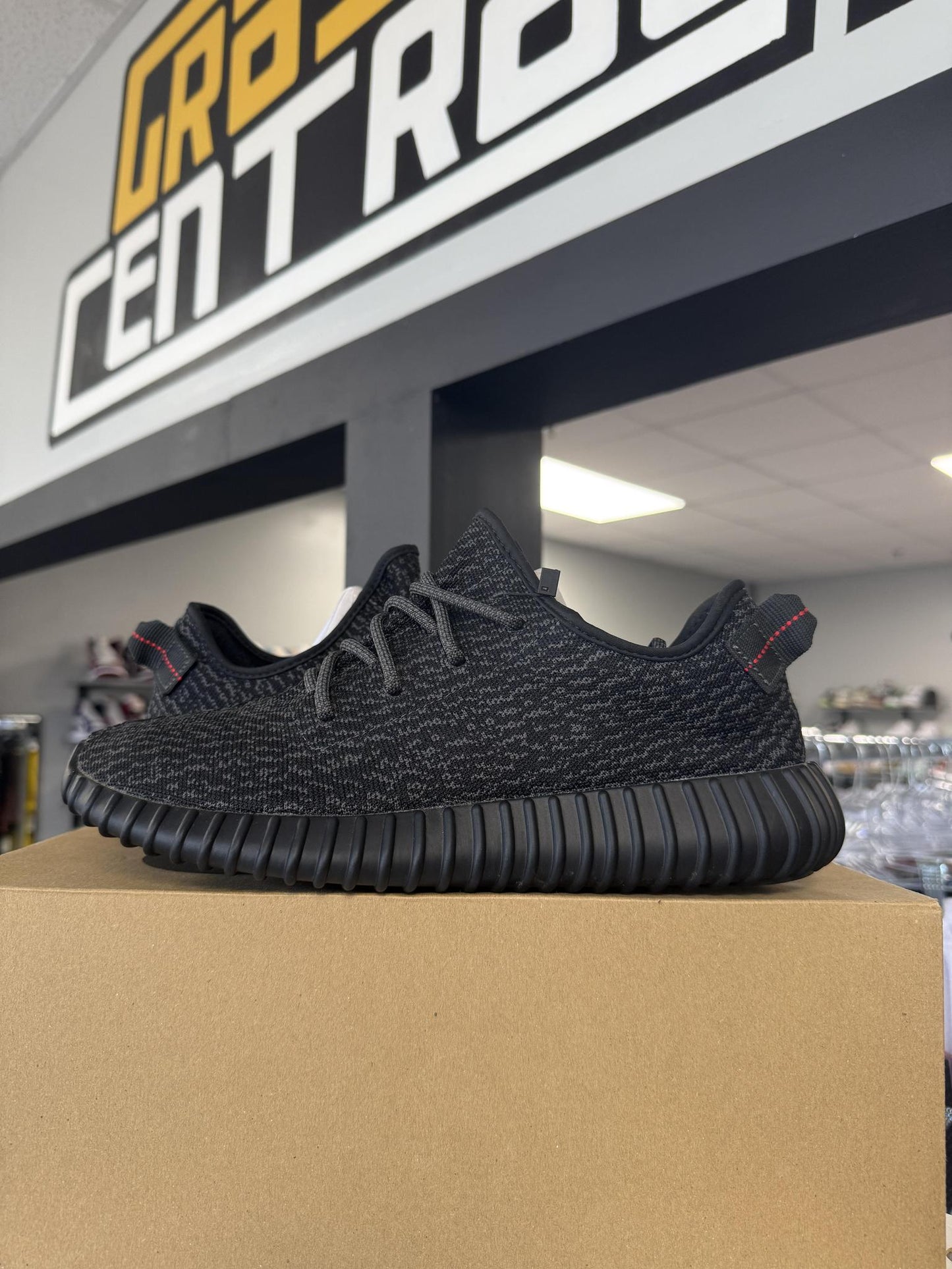 Yeezy 350 "Pirate Black" Used Size 10