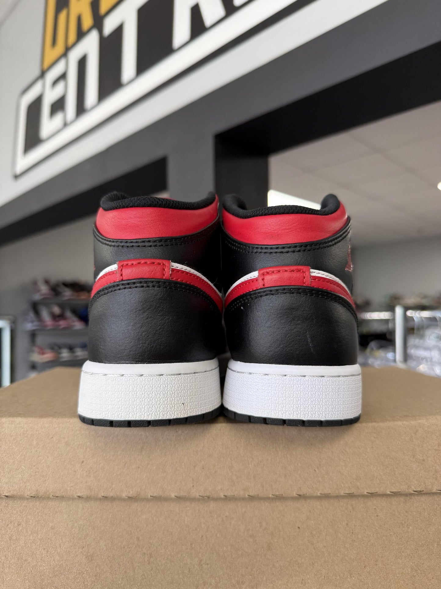 Jordan 1 Mid "Gym Red" Used Size 7Y/8.5W