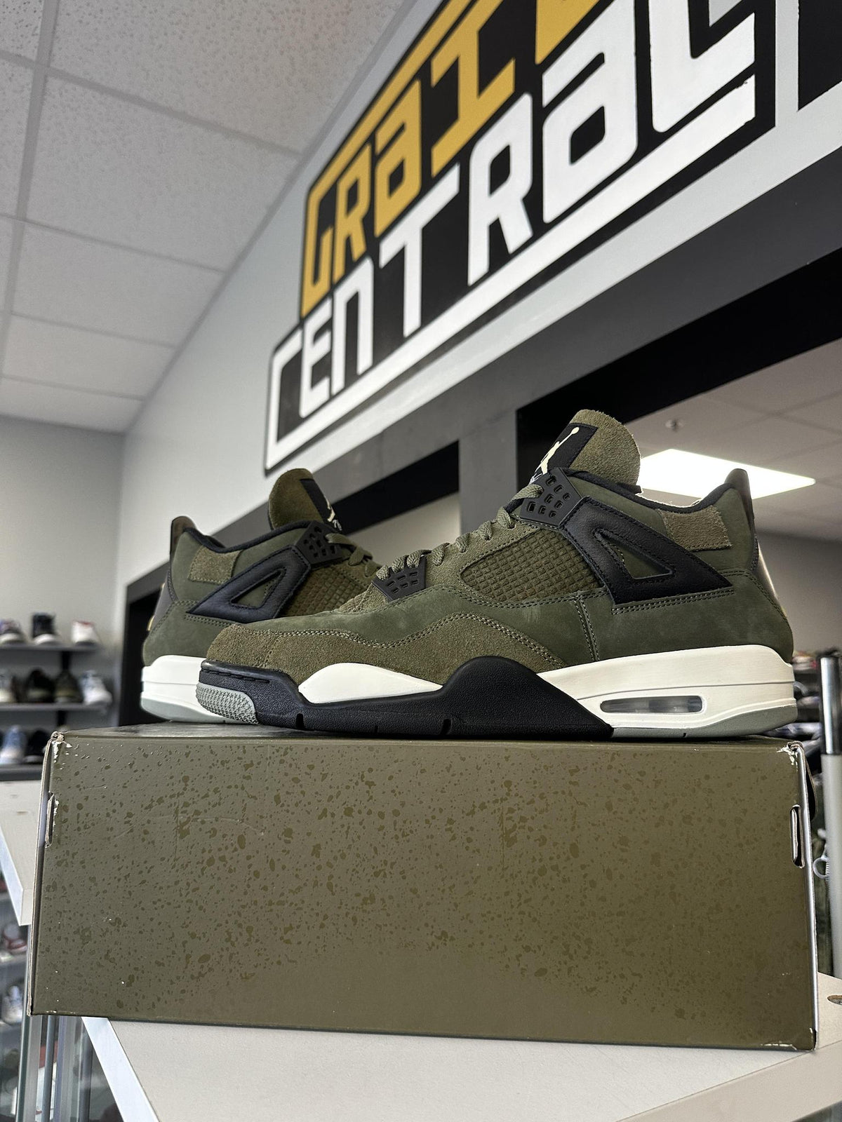 Jordan 4 "Craft Olive" Used Size 14