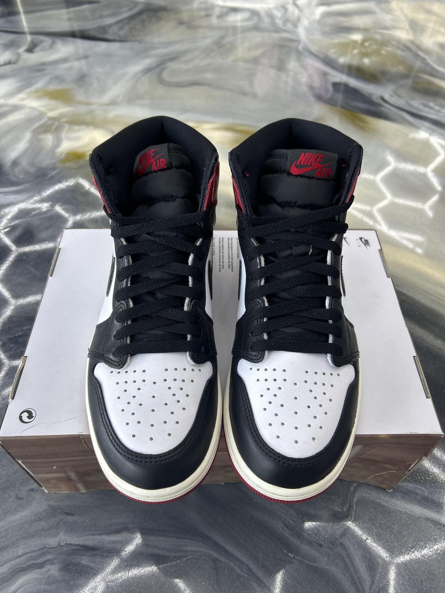 Jordan 1 "Black Toe" Used Size 9