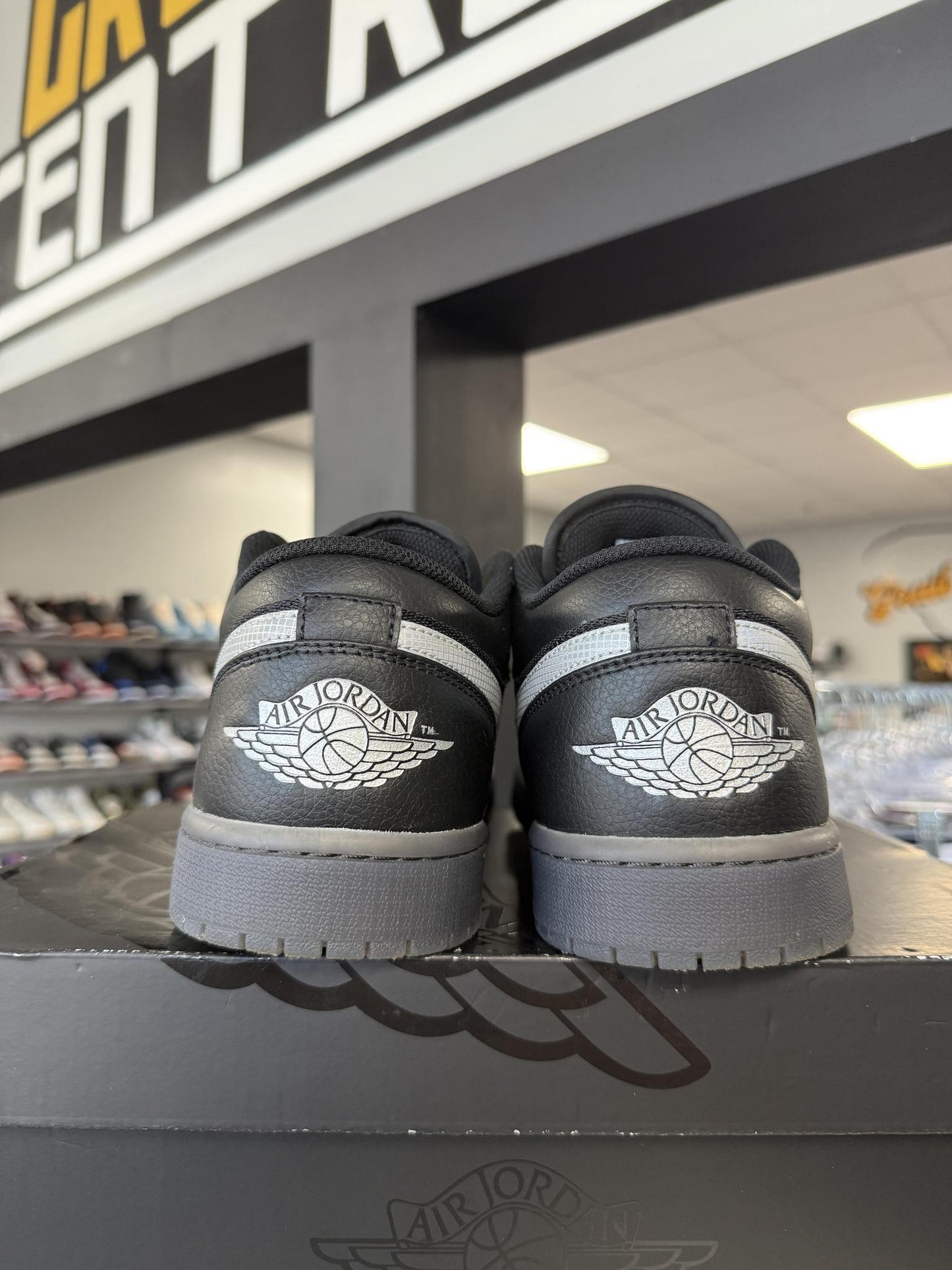 Jordan 1 Low "Dark Smoke Grey" Size 11.5