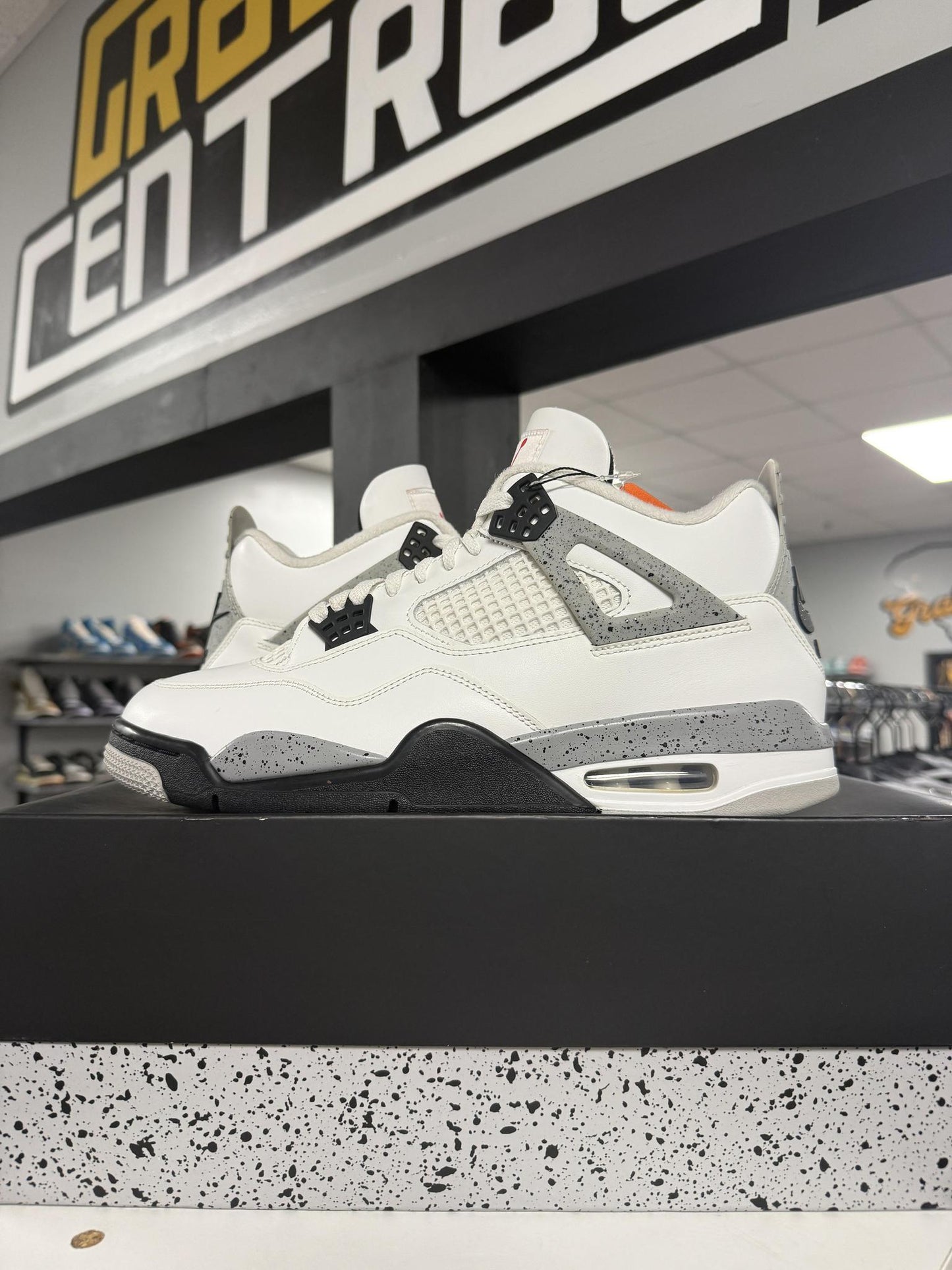 Jordan 4 "White Cement" Used Size 11.5
