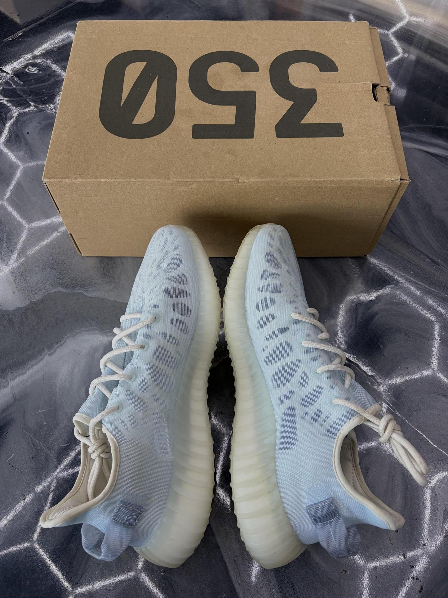 Yeezy 350 V2 "Mono Ice" Used Size 12
