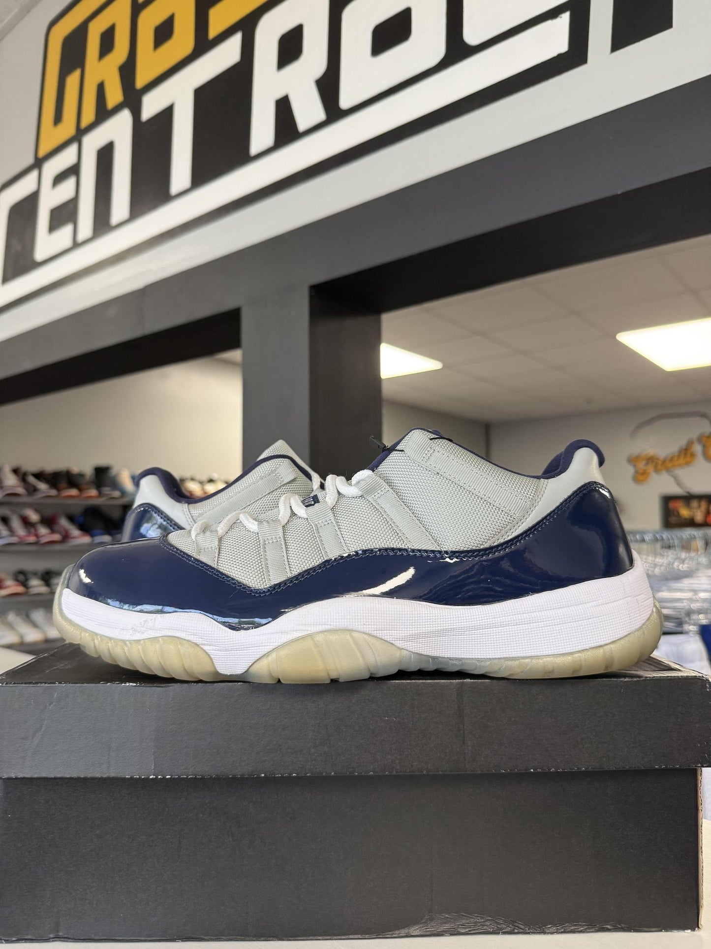 Jordan 11 Low "Georgetown" Used Size 11.5