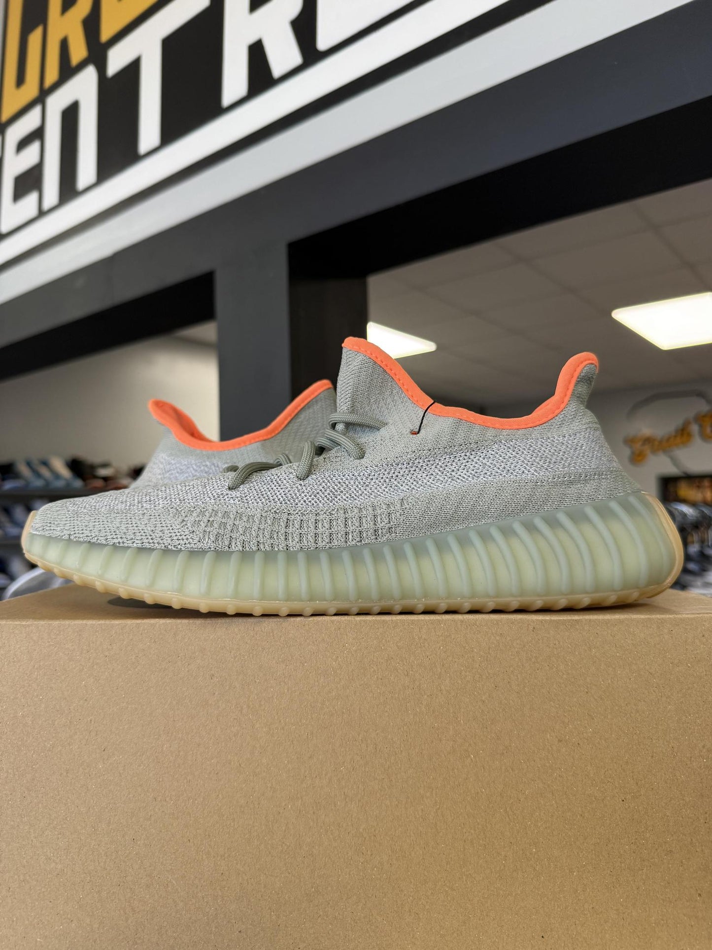 Yeezy 350 V2 "Desert Sage" Used Size 10