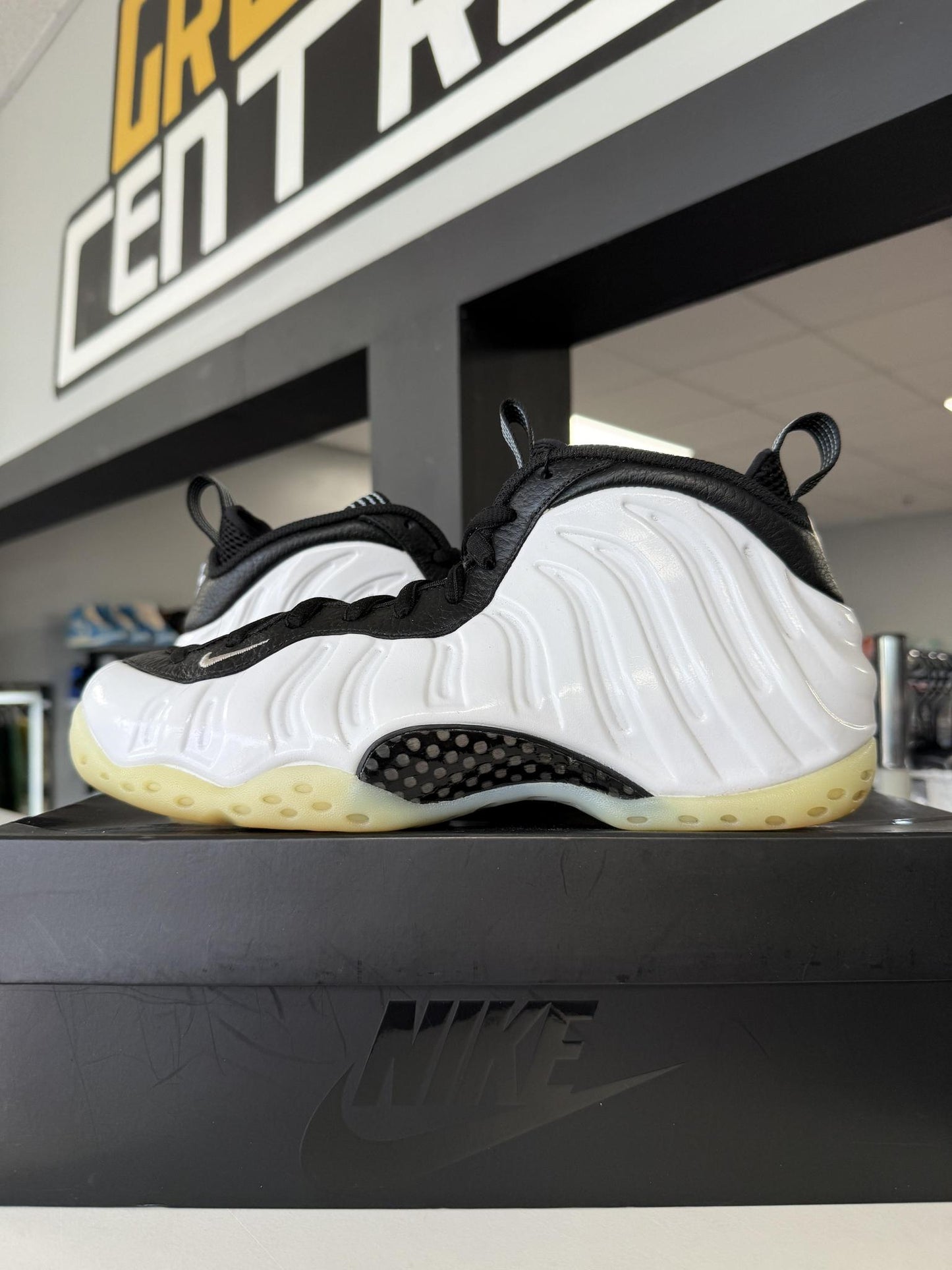 Nike Foamposite One "White Metallic Silver" Used Size 9