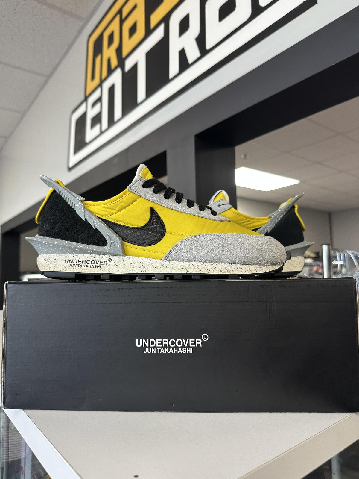 Nike Daybreak x Undercover "Bright Citron" Used Size 9.5