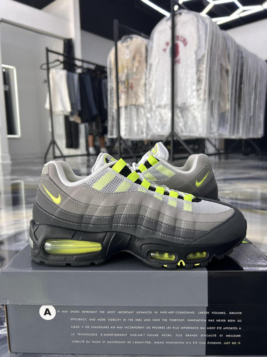 Nike Air Max 95 "Neon" Used Size 8.5