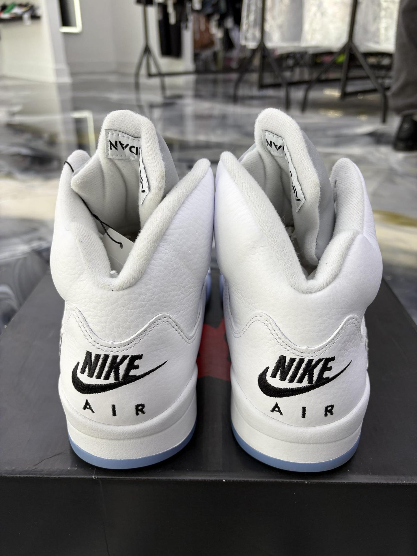 Jordan 5 "White Metallic" Used Size 9