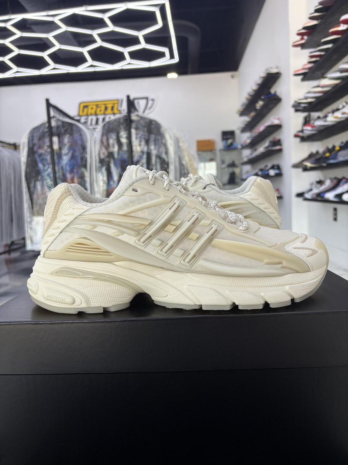 Adidas x VIRGINIA Adistar Jellyfish "Triple White" Used Size 11.5