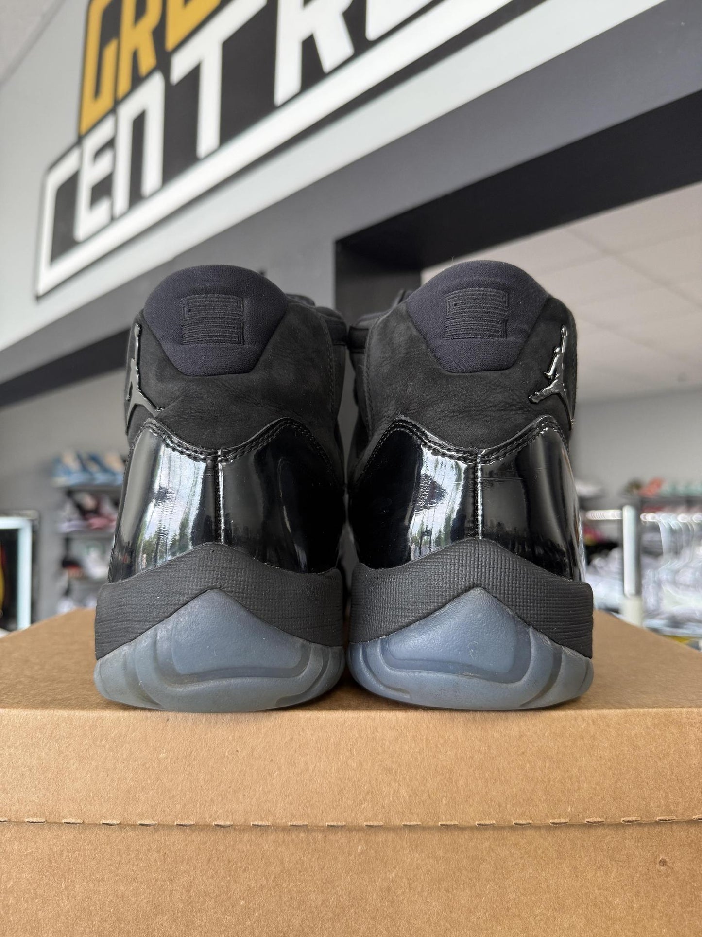 Jordan 11 "Cap And Gown" Used Size 14