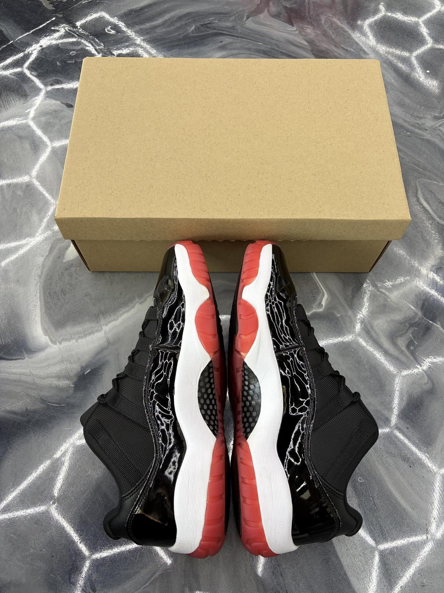 Jordan 11 "Bred" Low Used Size 9.5