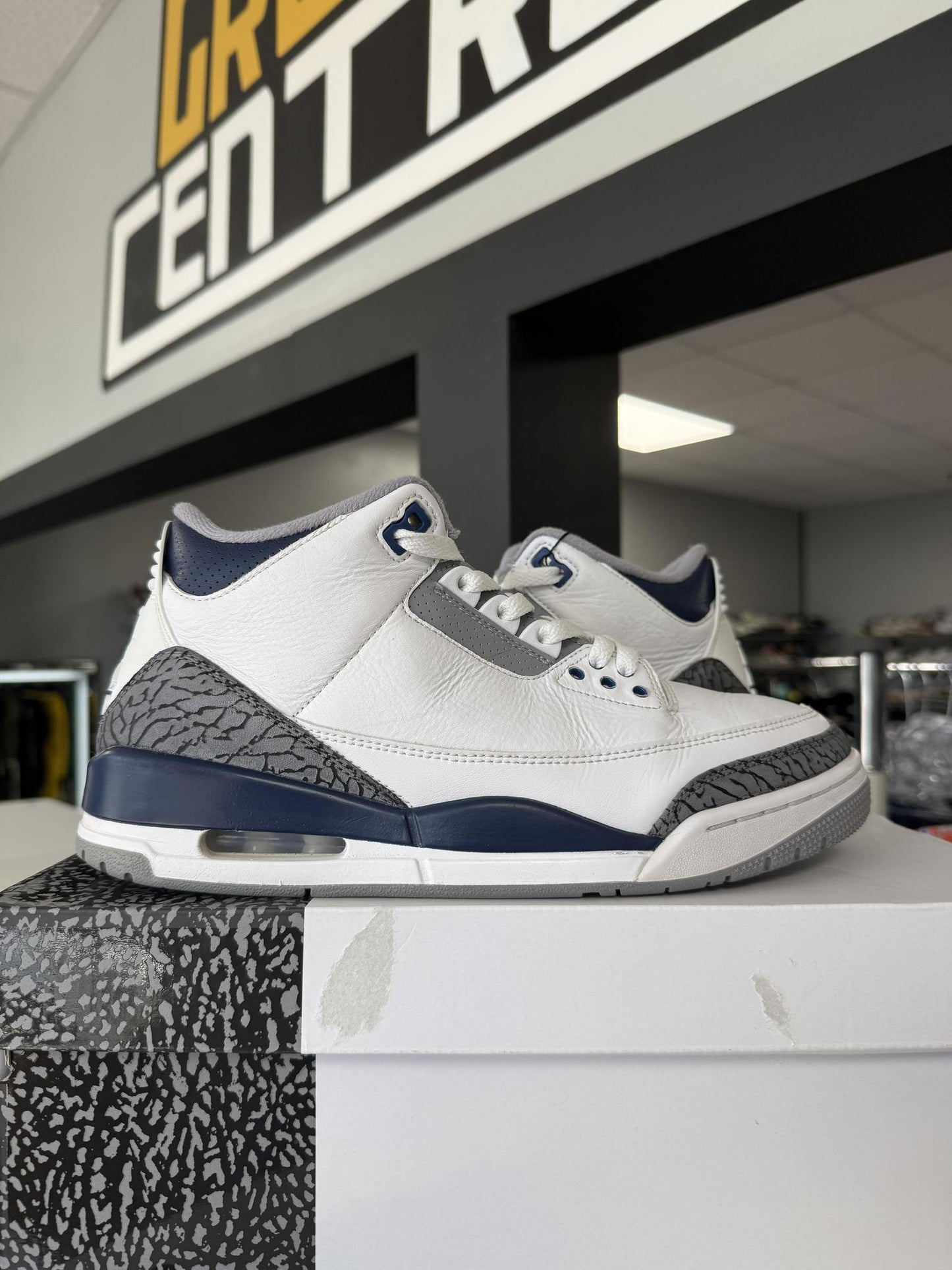 Jordan 3 "Midnight Navy" Used Size 9