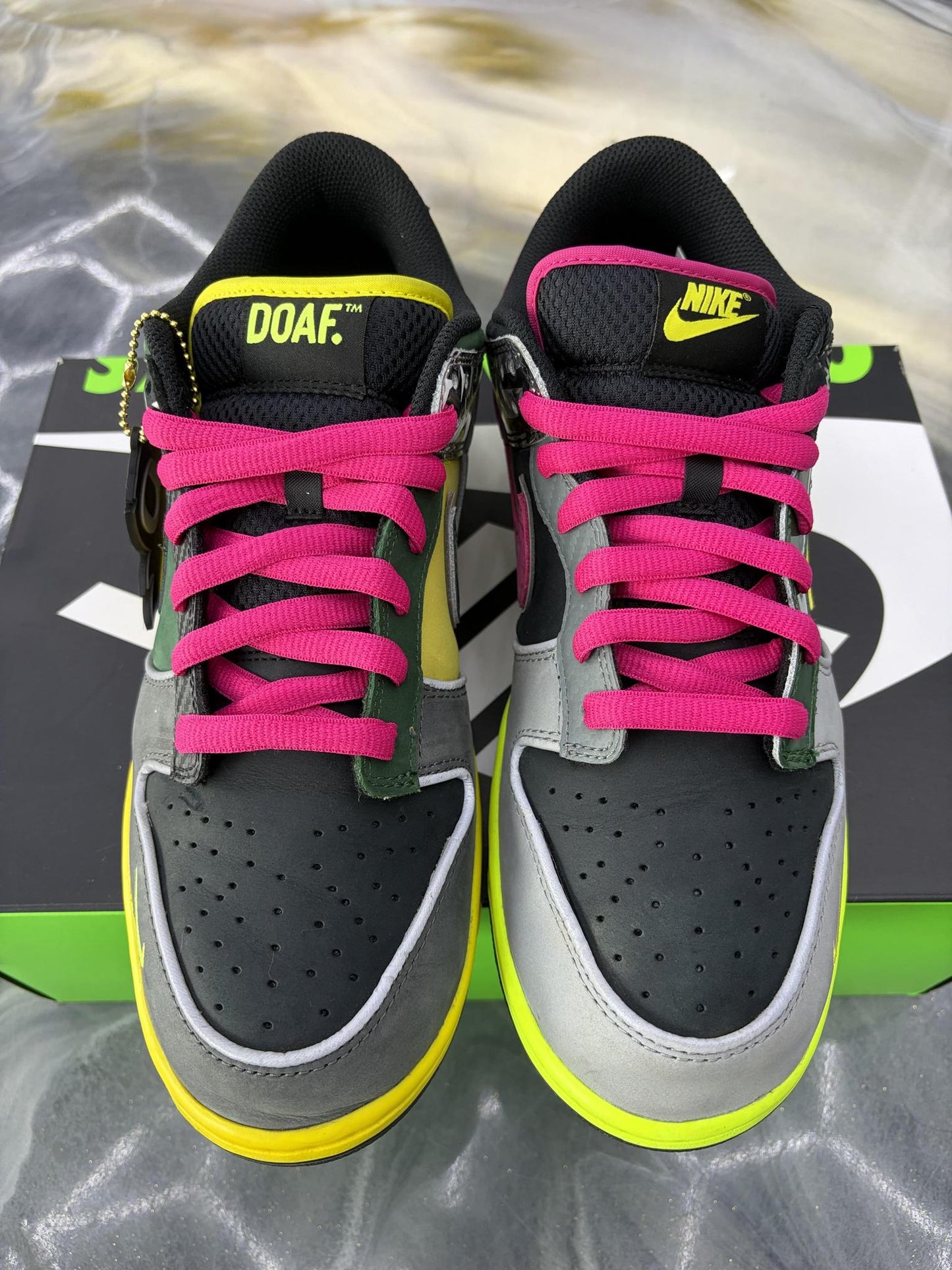 Nike Dunk Low "What The Duck" Used Size 10.5