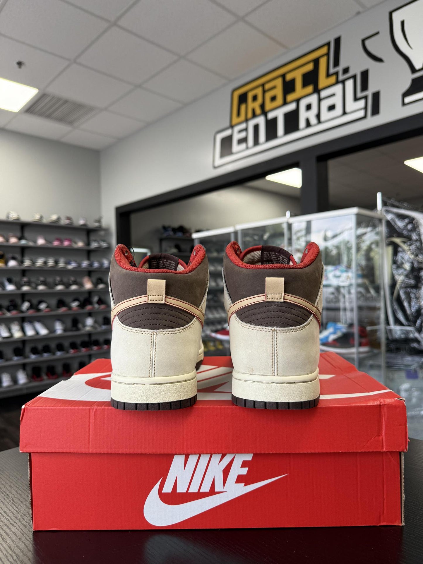 Dunk High "Baroque Brown" Used Size 11.5