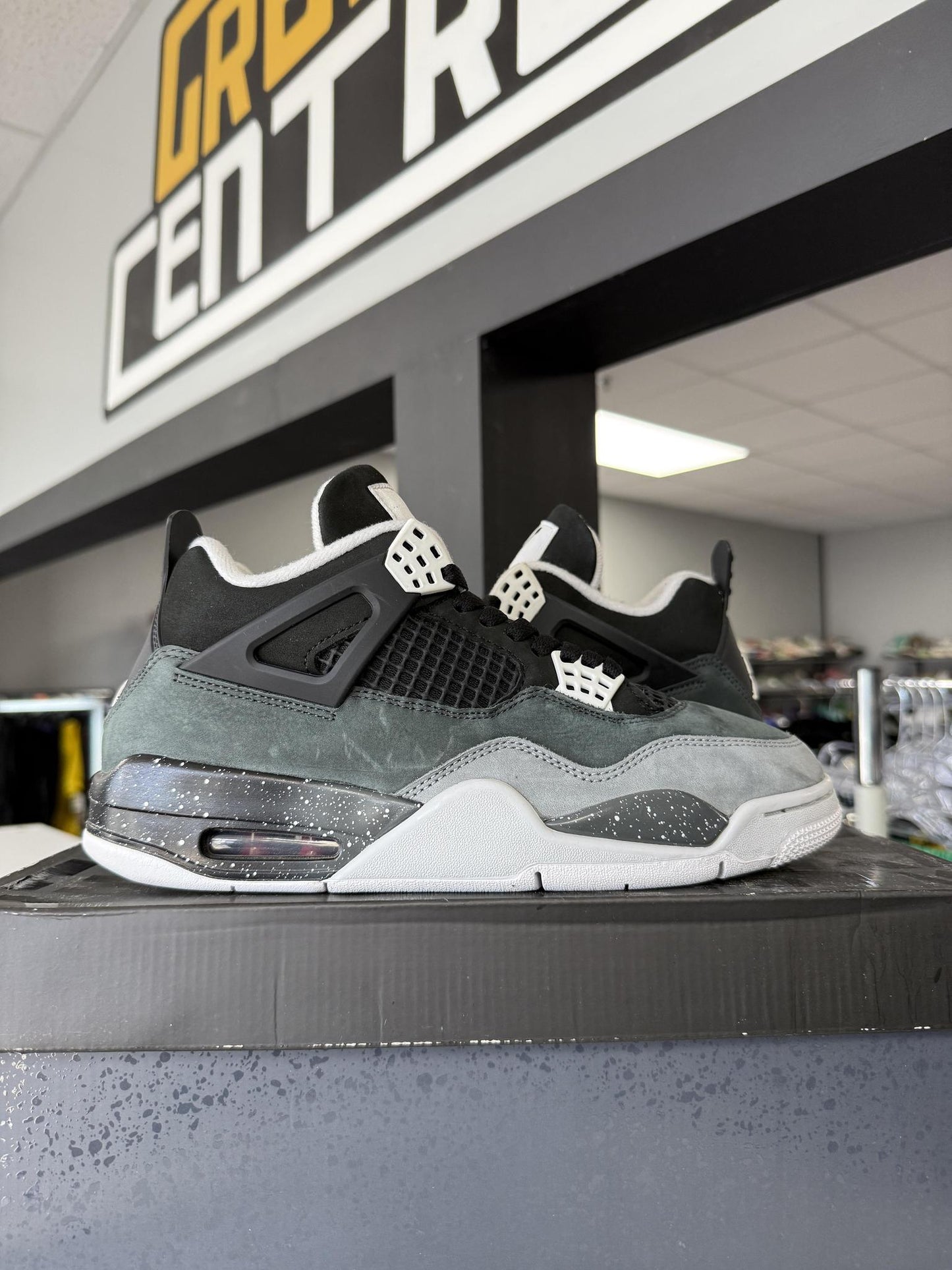Jordan 4 "Fear" Used Size 8