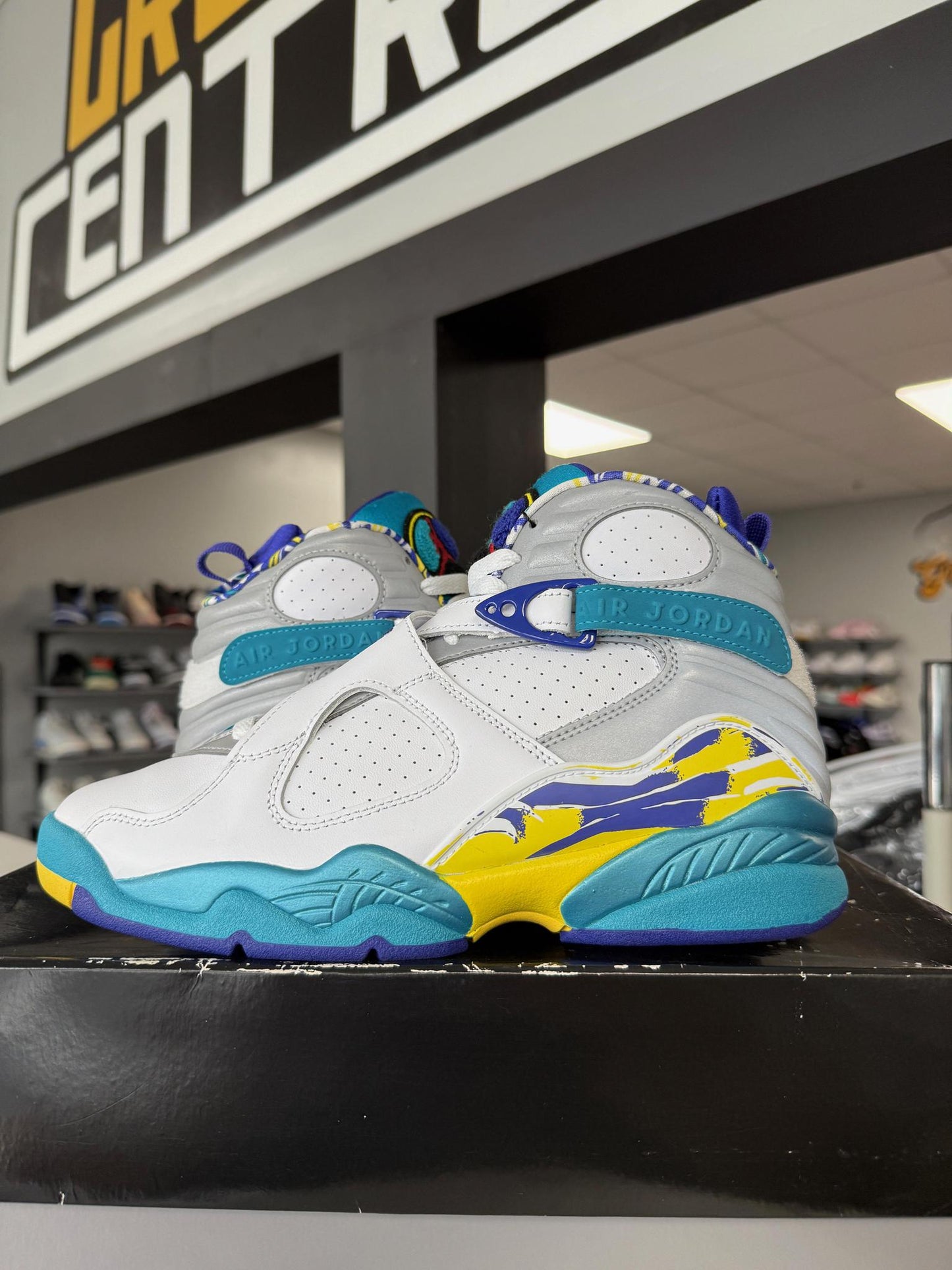 Jordan 8 "White Aqua" Used Size 7Y/8.5W