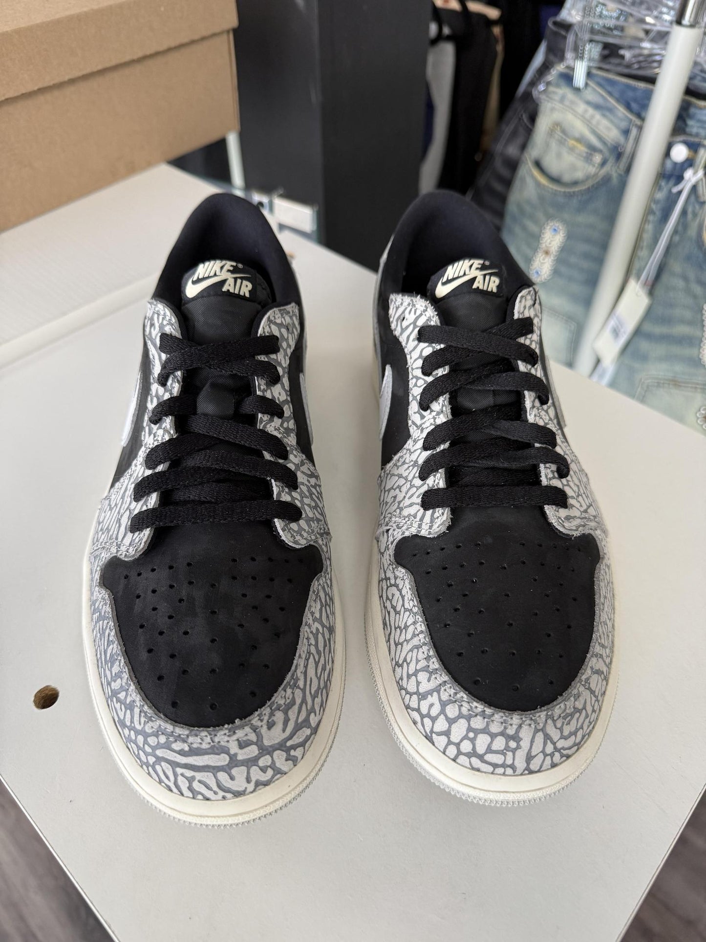 Jordan 1 Low "Elephant Print" Used Size 10.5