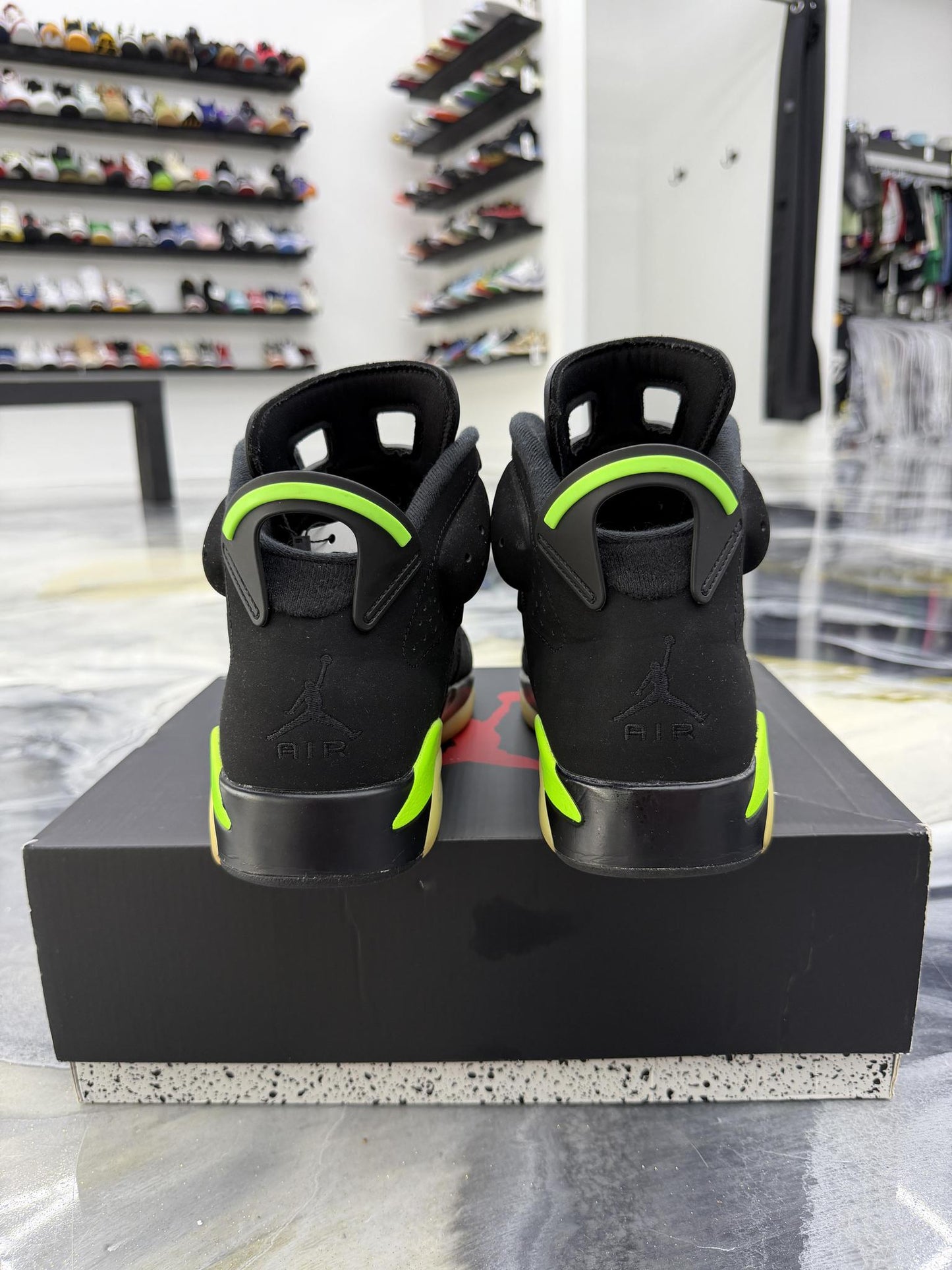 Jordan 6 Electric Green Used Size 9