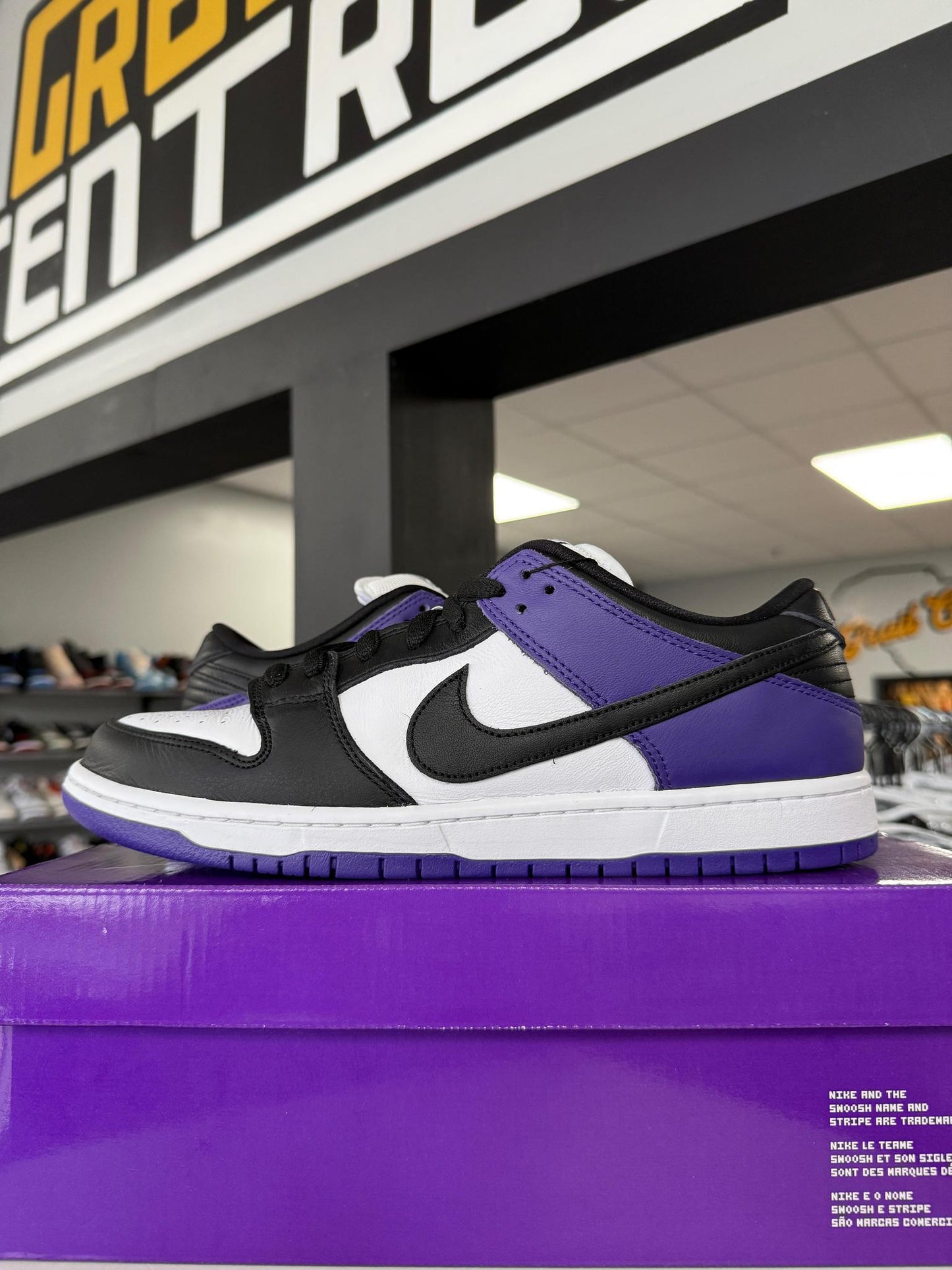 Nike SB Dunk Low "Court Purple" Used Size 11