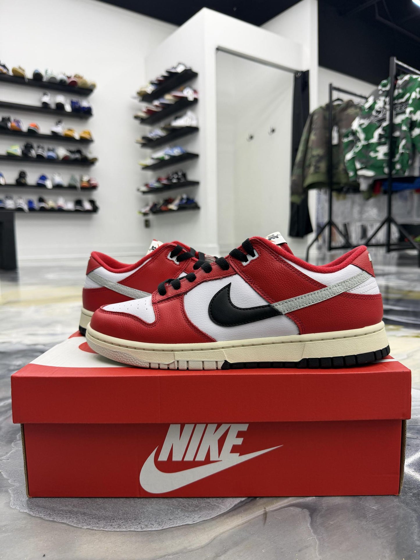 Nike Dunk Low Chicago Split Used Size 10