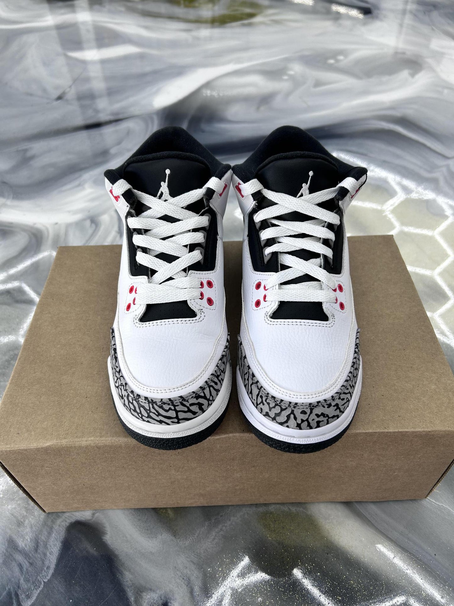 Jordan 3 "Infrared" Used Size 7Y/8.5W