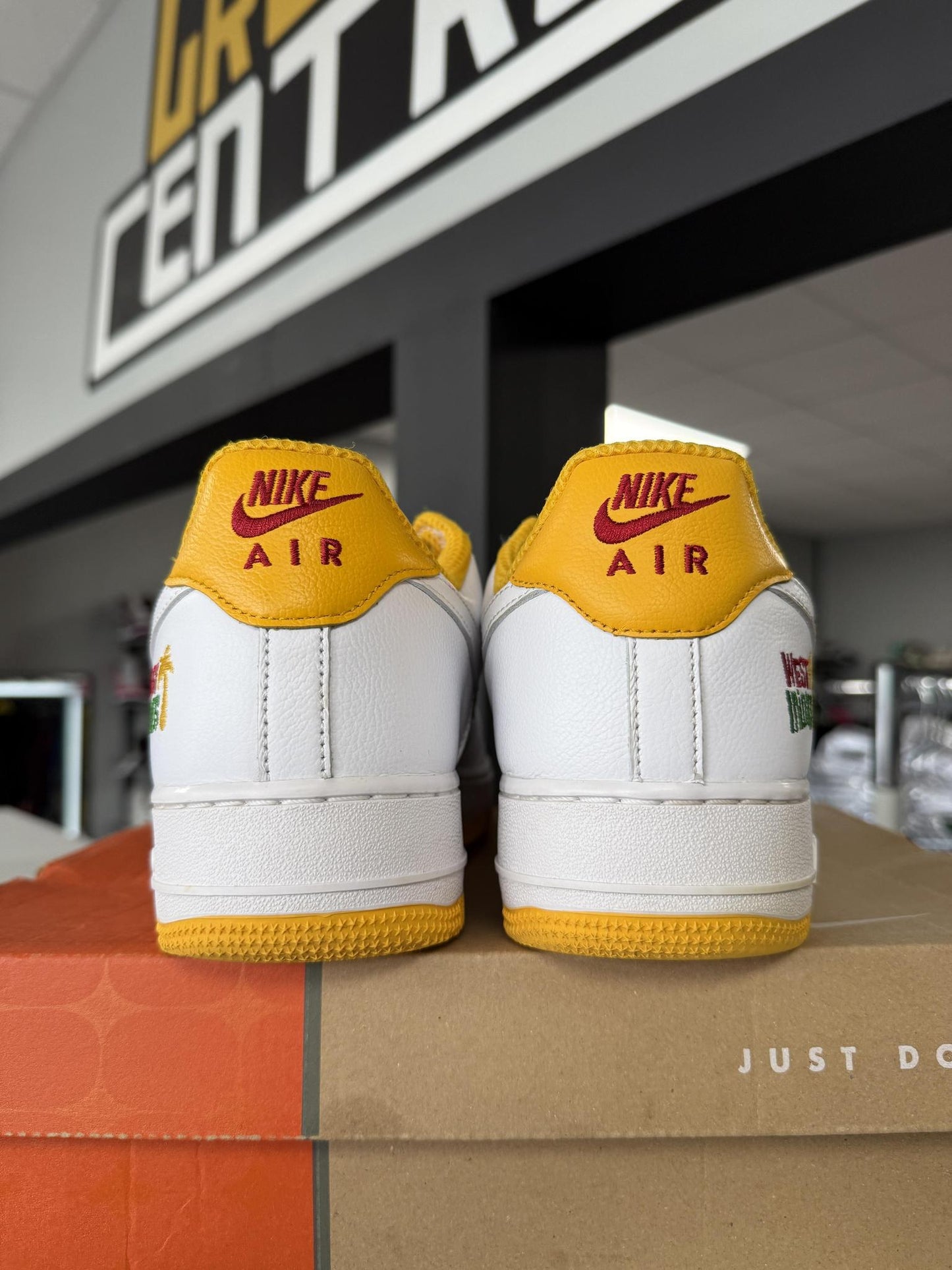 Nike Air Force One Low "West Indies" Used Size 11