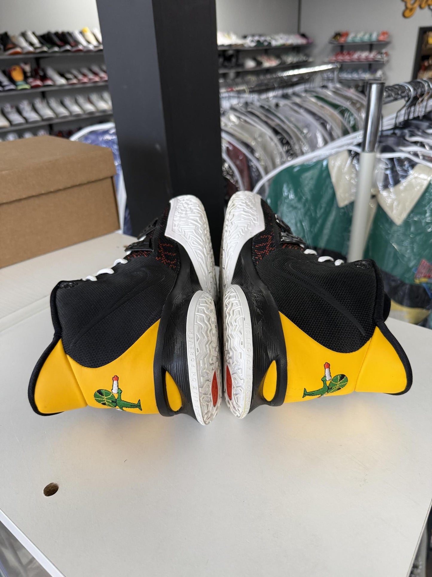 Kyrie 7 "Raygun" Used Size 10
