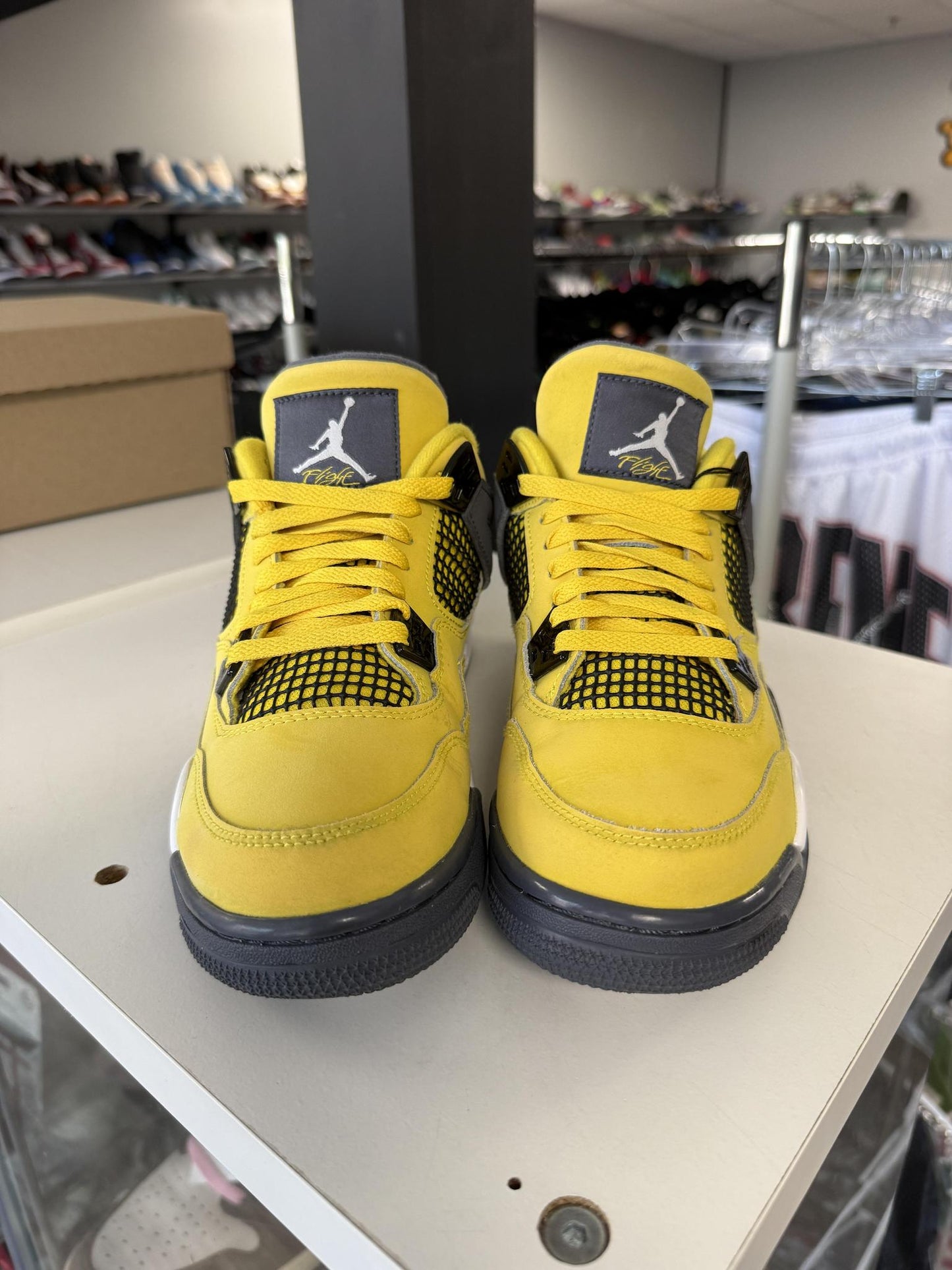 Jordan 4 "Lightning" Used Size 7Y/8.5W