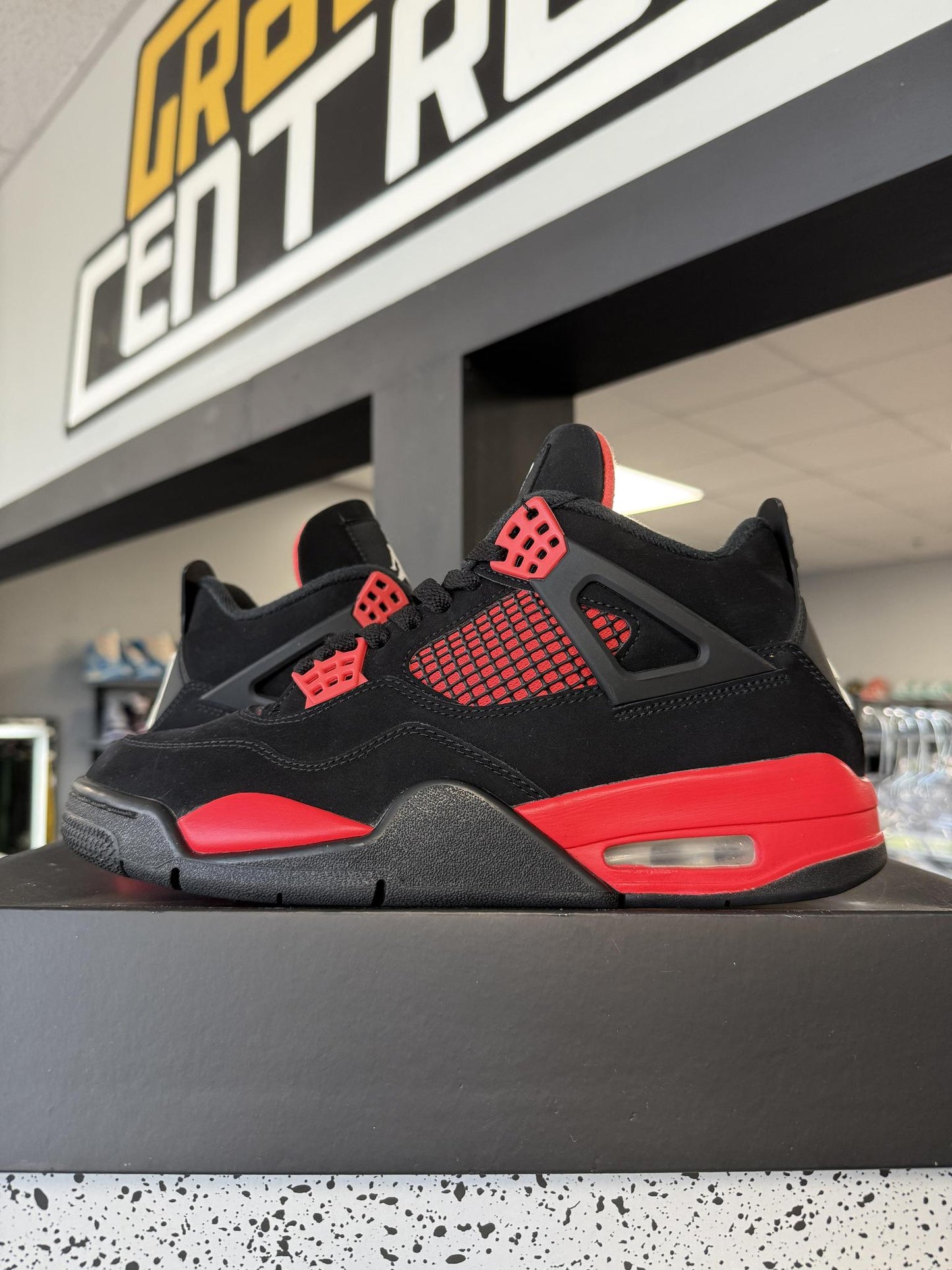 Jordan 4 "Red Thunder" Used Size 7.5