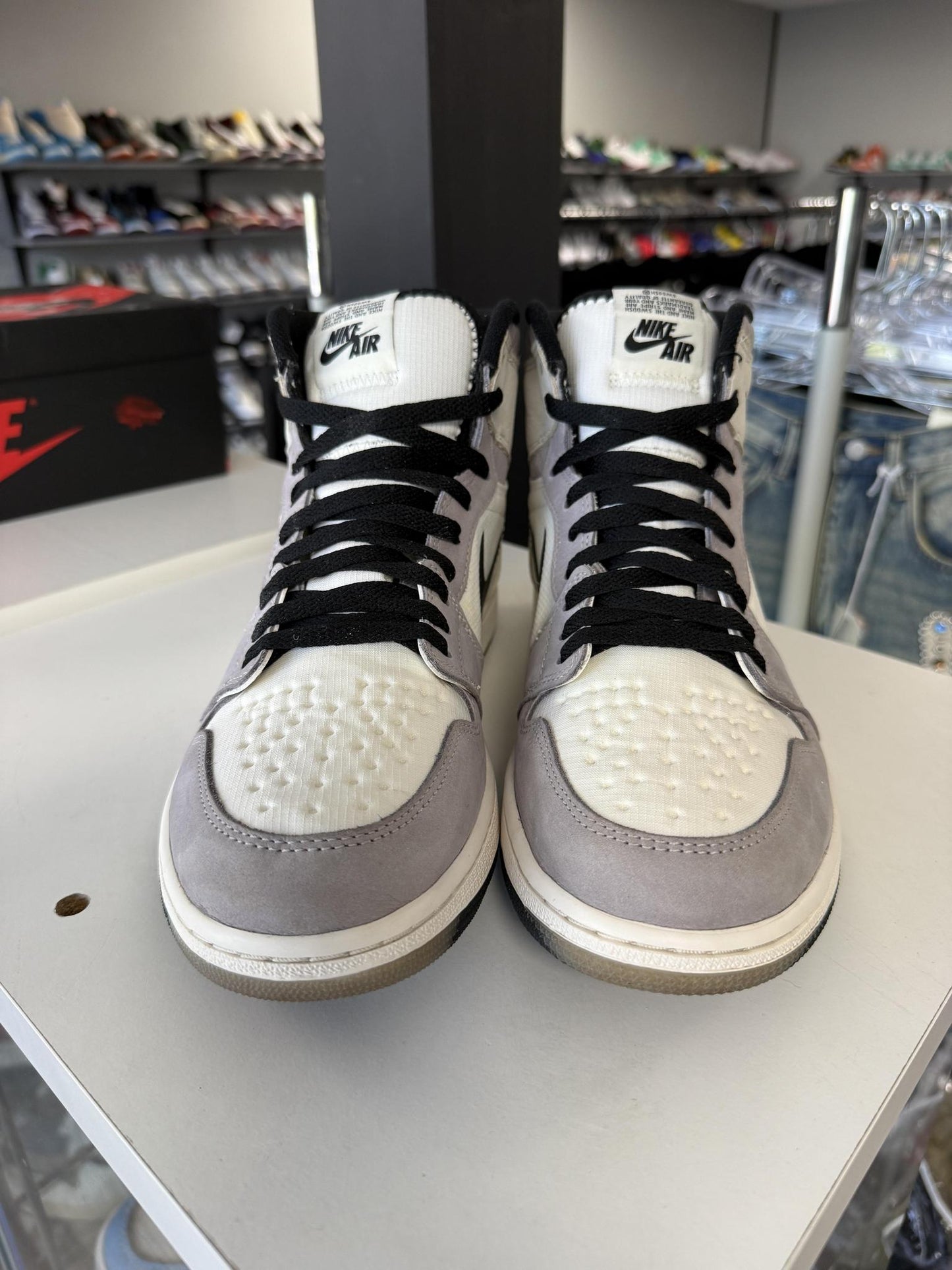 Jordan 1 Goretex "Light Bone" Used Size 10.5