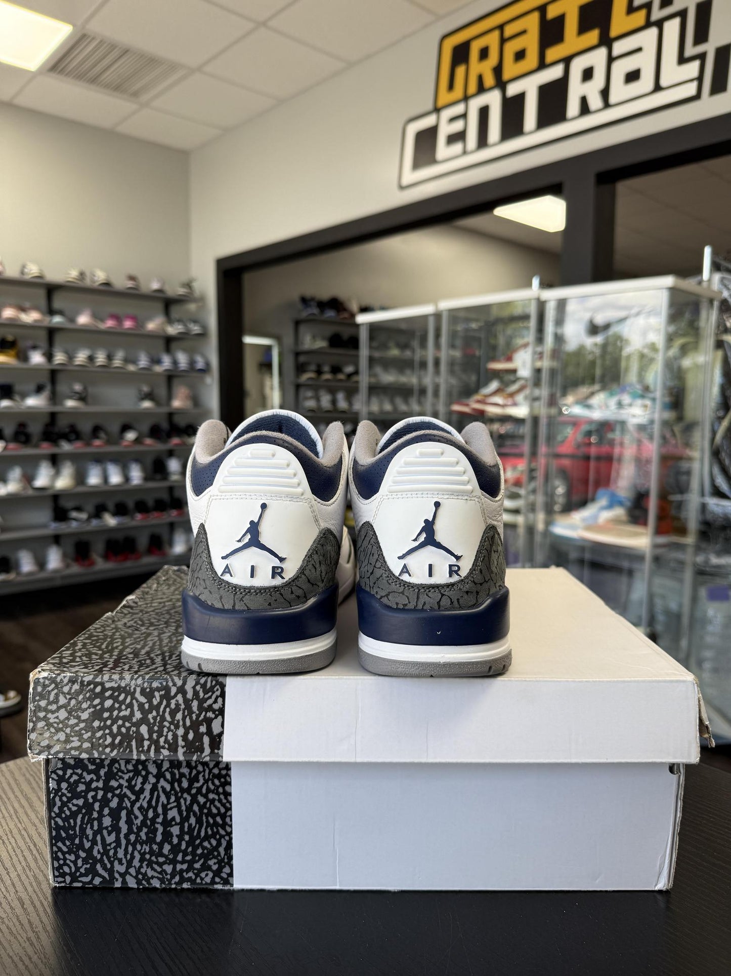 Jordan 3 "Midnight Navy" Used Size 8.5