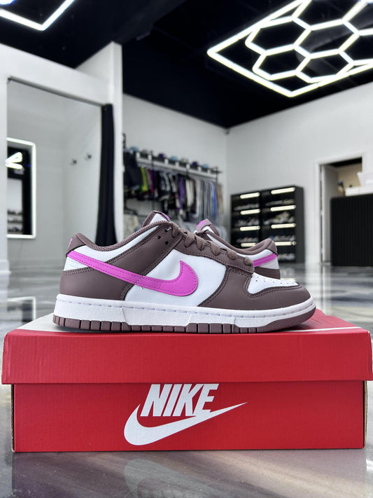 Nike Dunk Low "Mauve/Pink" Used Size 6.5Y/8W