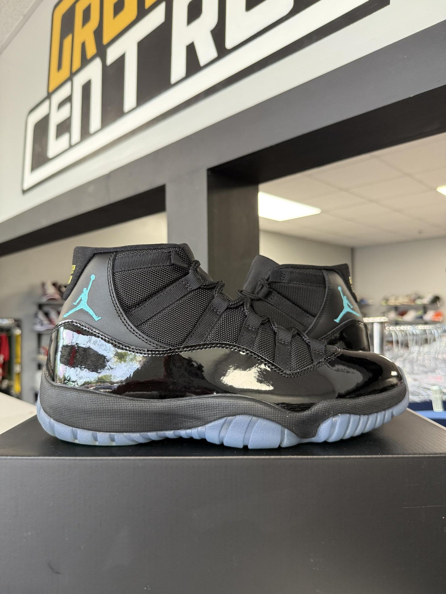 Jordan 11 "Gamma" Used Size 10