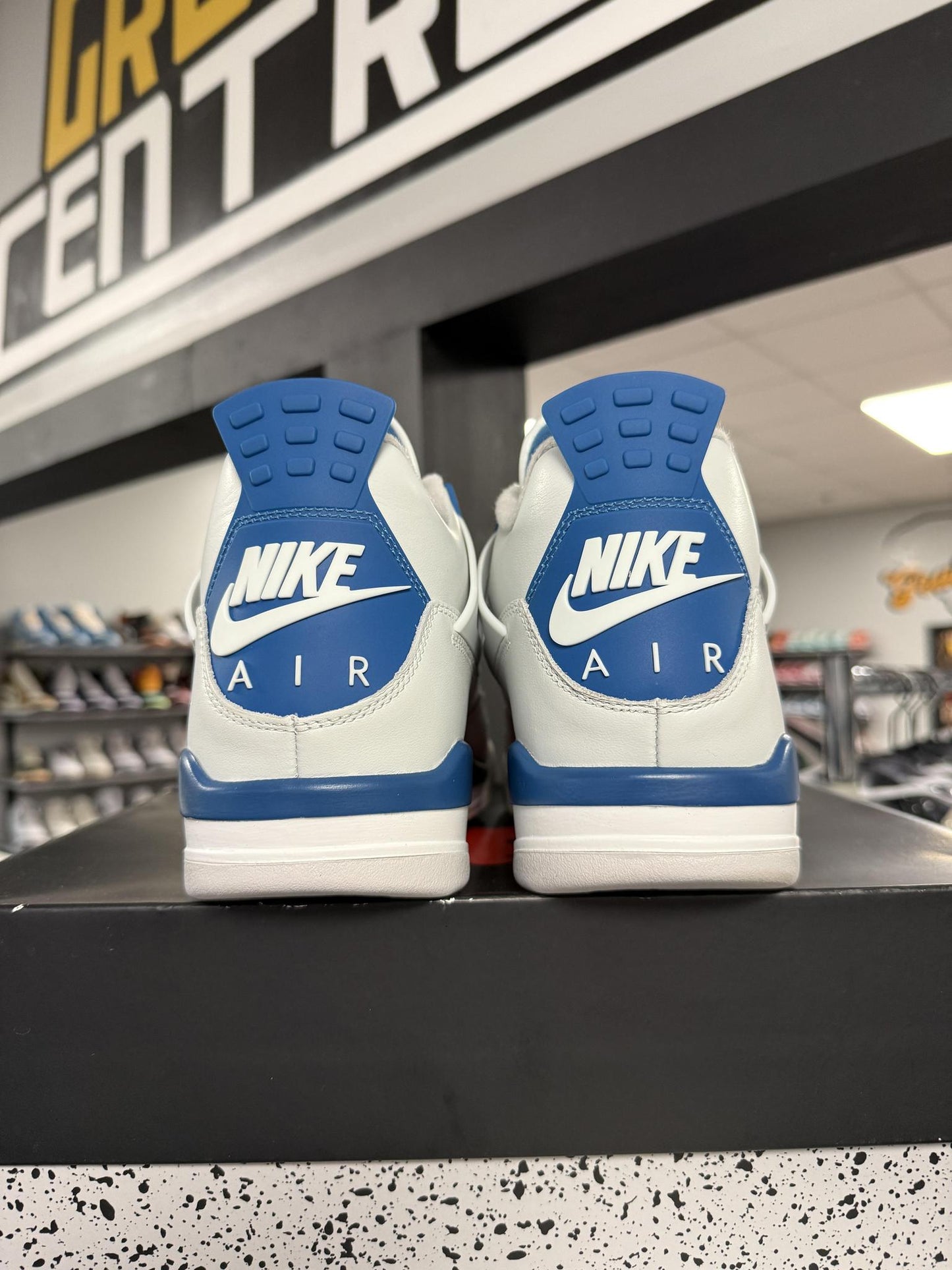 Jordan 4 "Military Blue" Used Size 11
