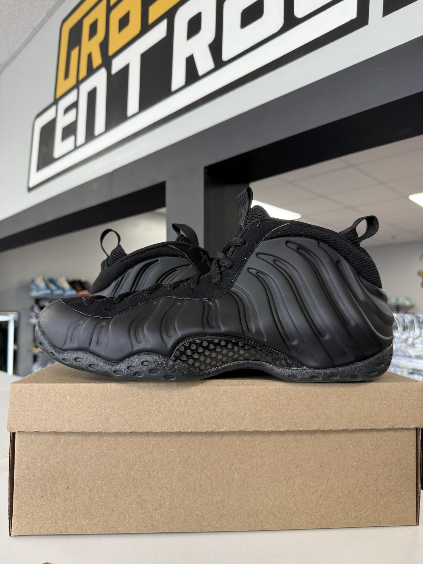 Nike Foamposite "Anthracite" Used Size 14