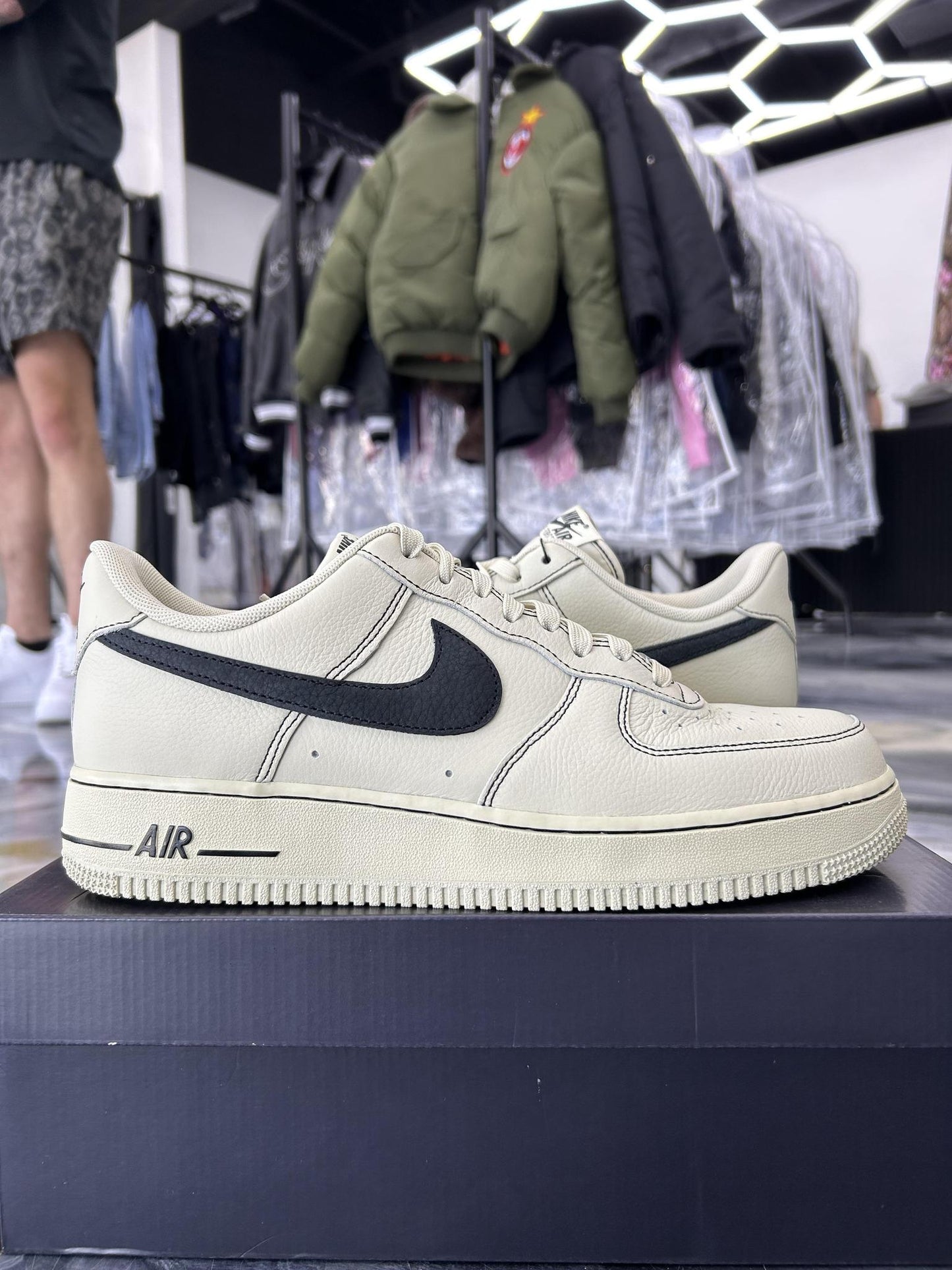 Nike Air Force 1 "Light Khaki Black" Used Size 11