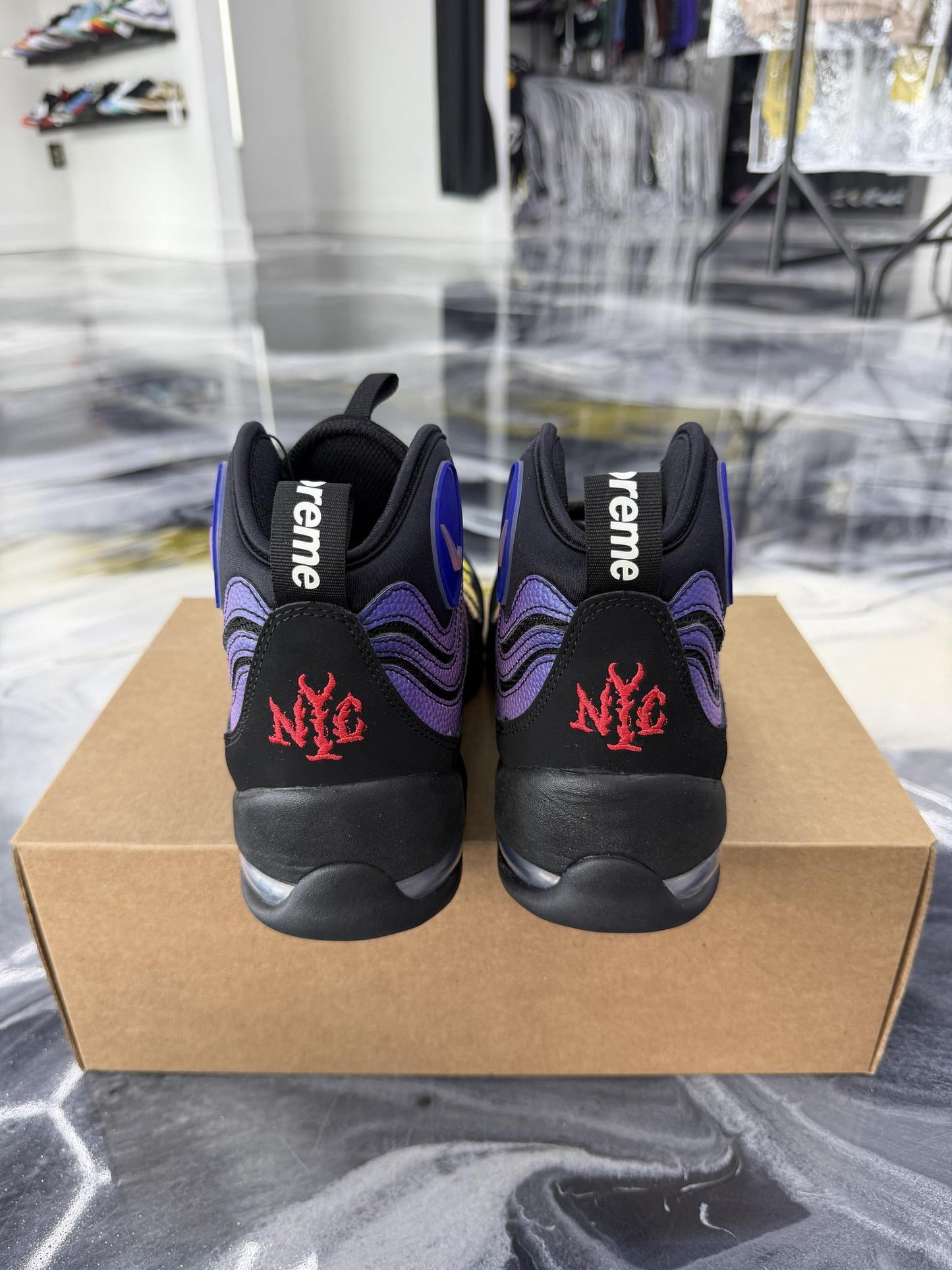Nike Air Bakin "Supreme" Used Size 7