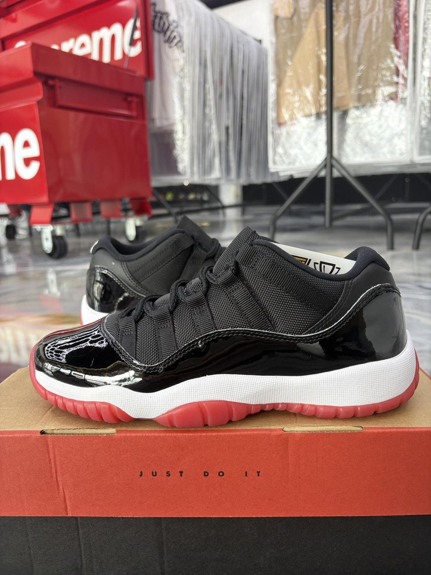 Jordan 11 Low "Bred" Used Size 7Y/8.5W
