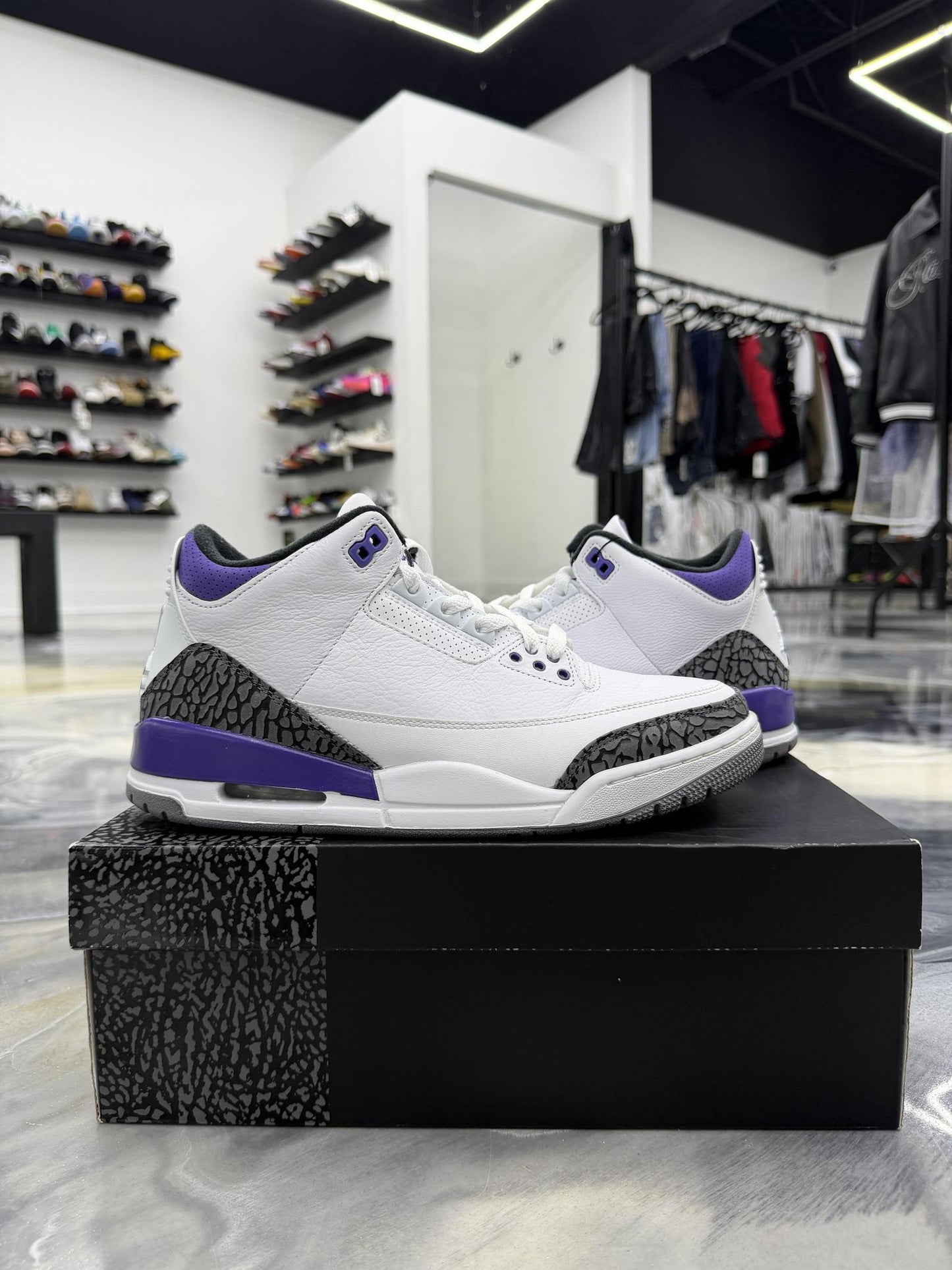 Jordan 3 "Dark Iris" Used Size 9.5