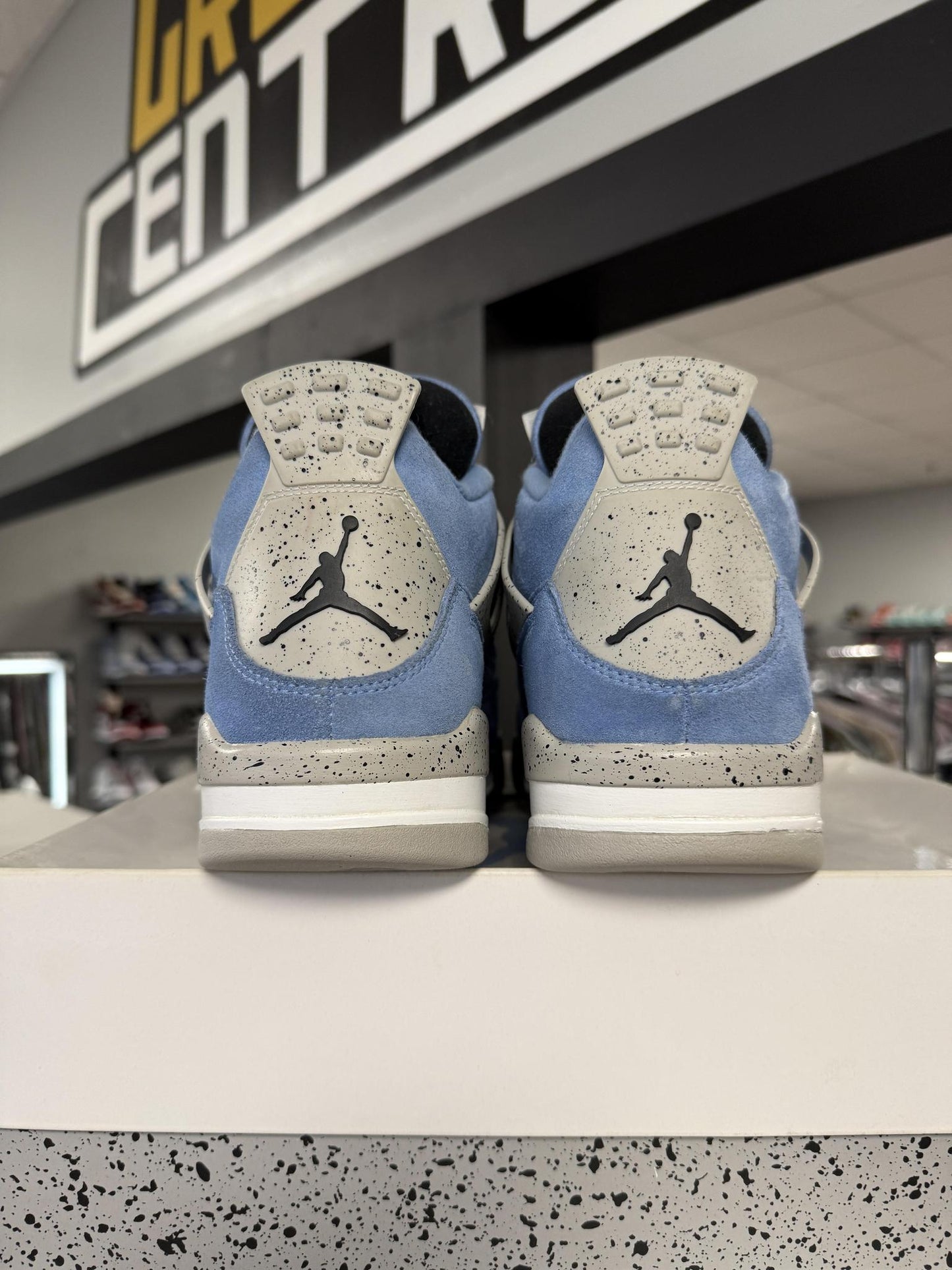 Jordan 4 "University Blue" Used Size 12