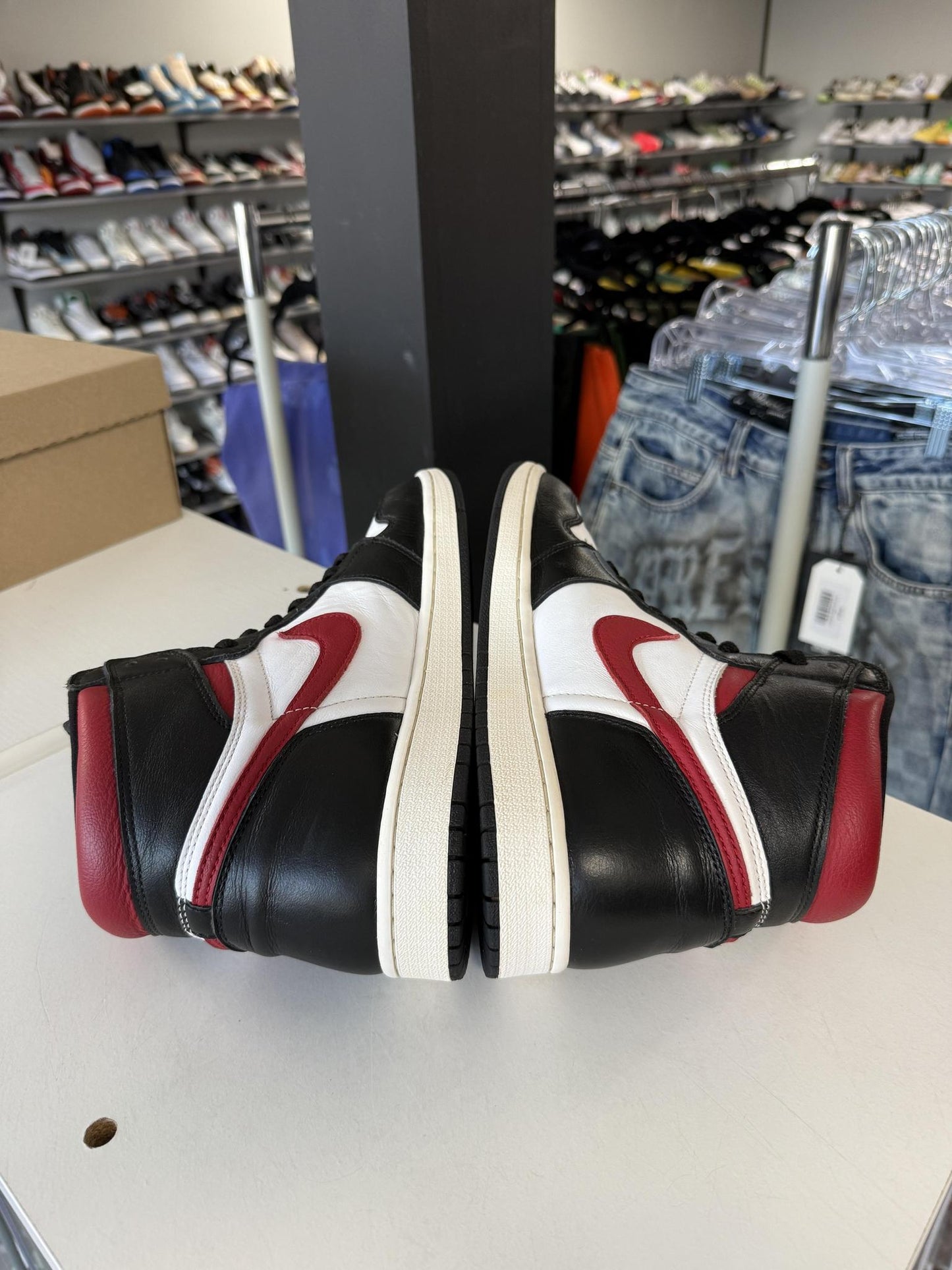 Jordan 1 "Gym Red" Used Size 11