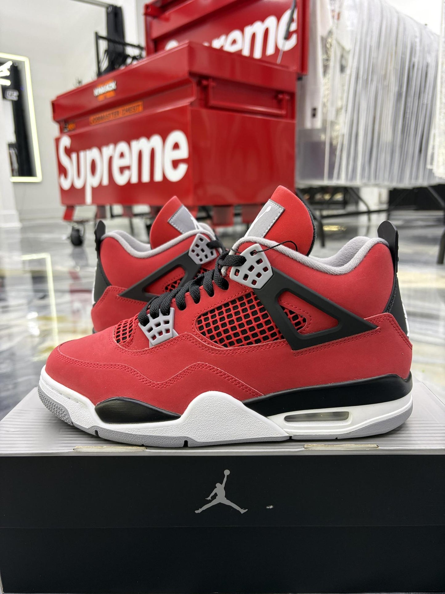 Jordan 4 "Toro" Used Size 9
