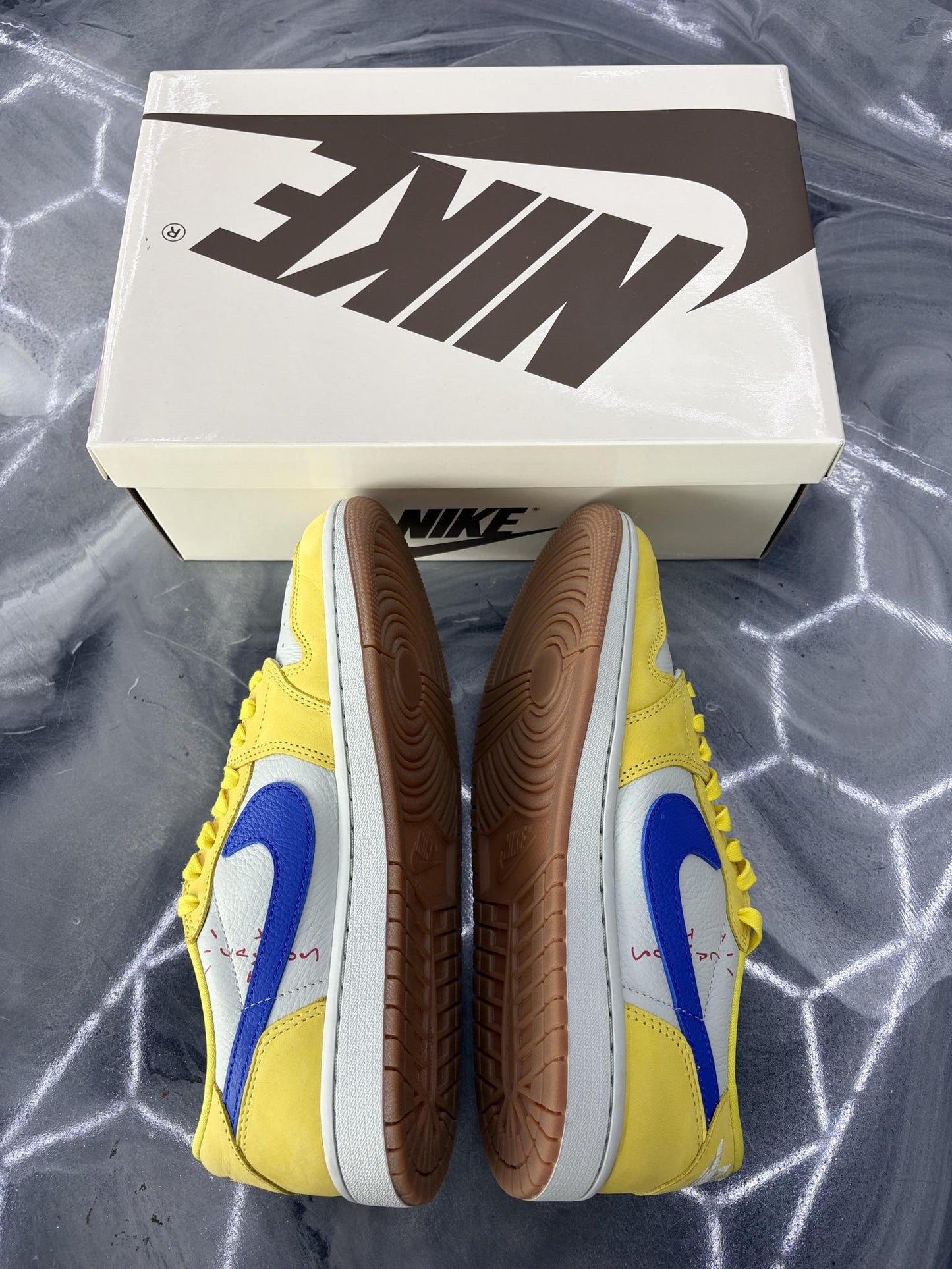Jordan 1 Low x Travis Scott "Canary" Used Size 7.5M/9W