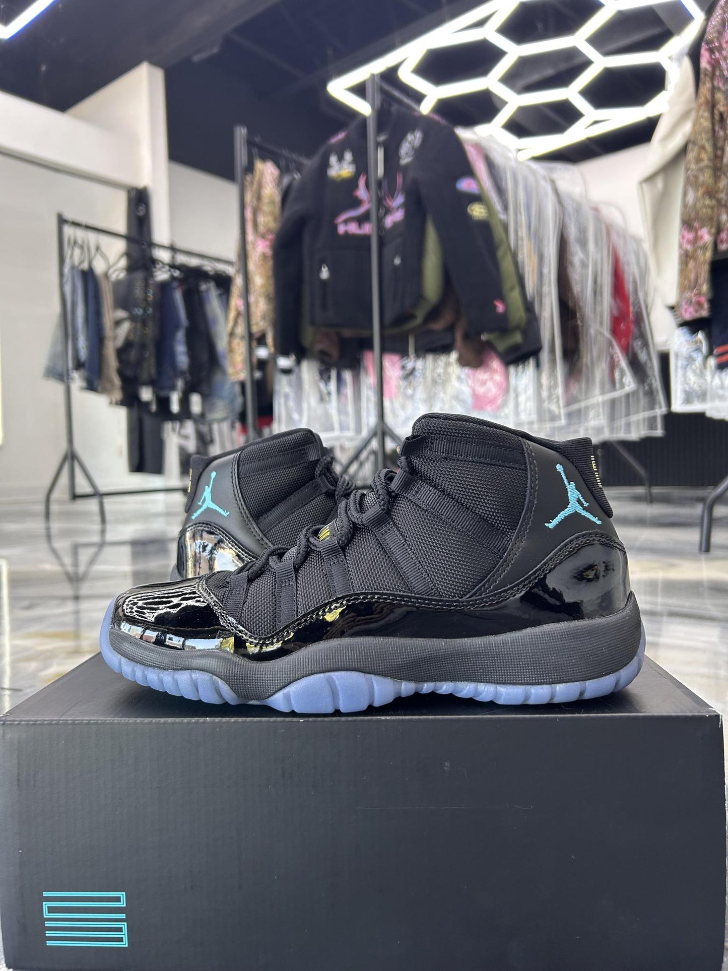 Jordan 11 "Gamma" Used 7Y/8.5W