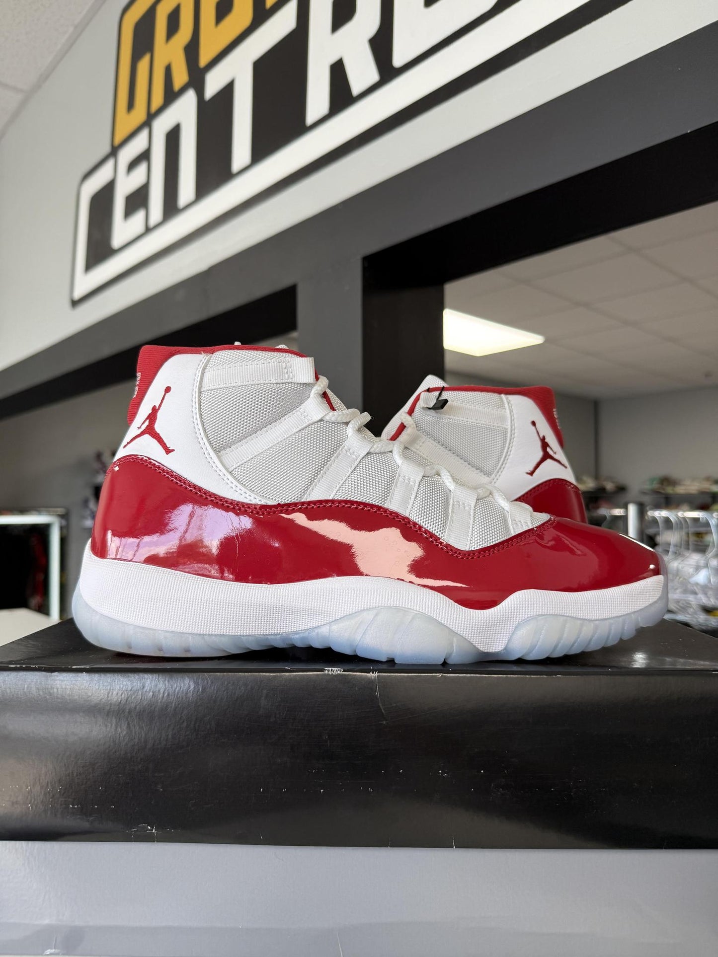 Jordan 11 "Cherry" Used Size 10.5
